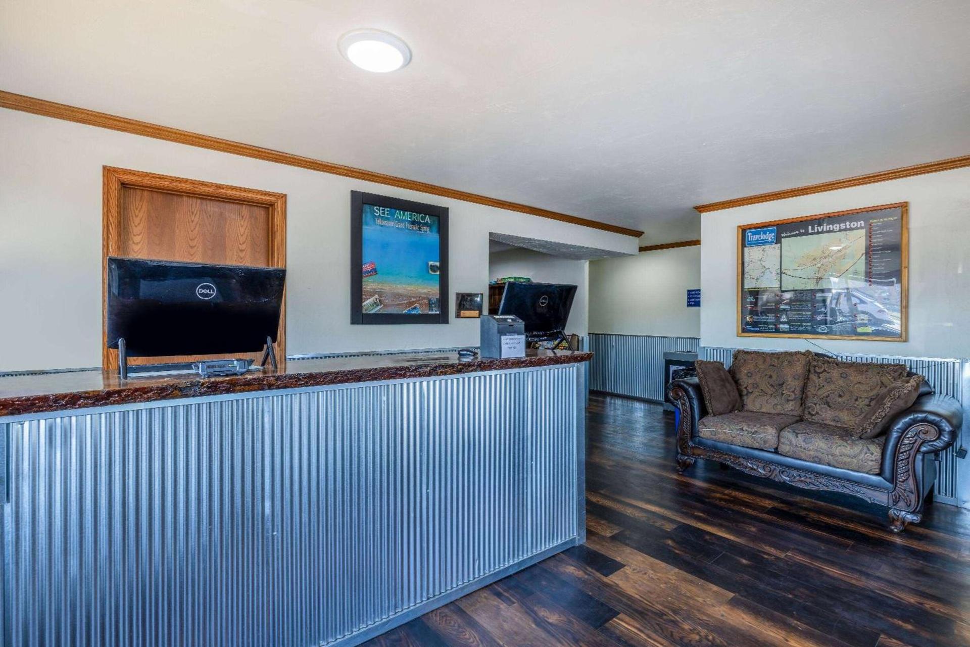Travelodge by Wyndham Livingston photo 3