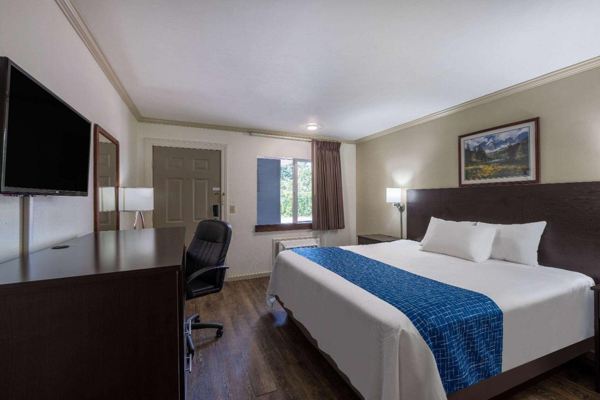 Travelodge by Wyndham Livingston photo 10
