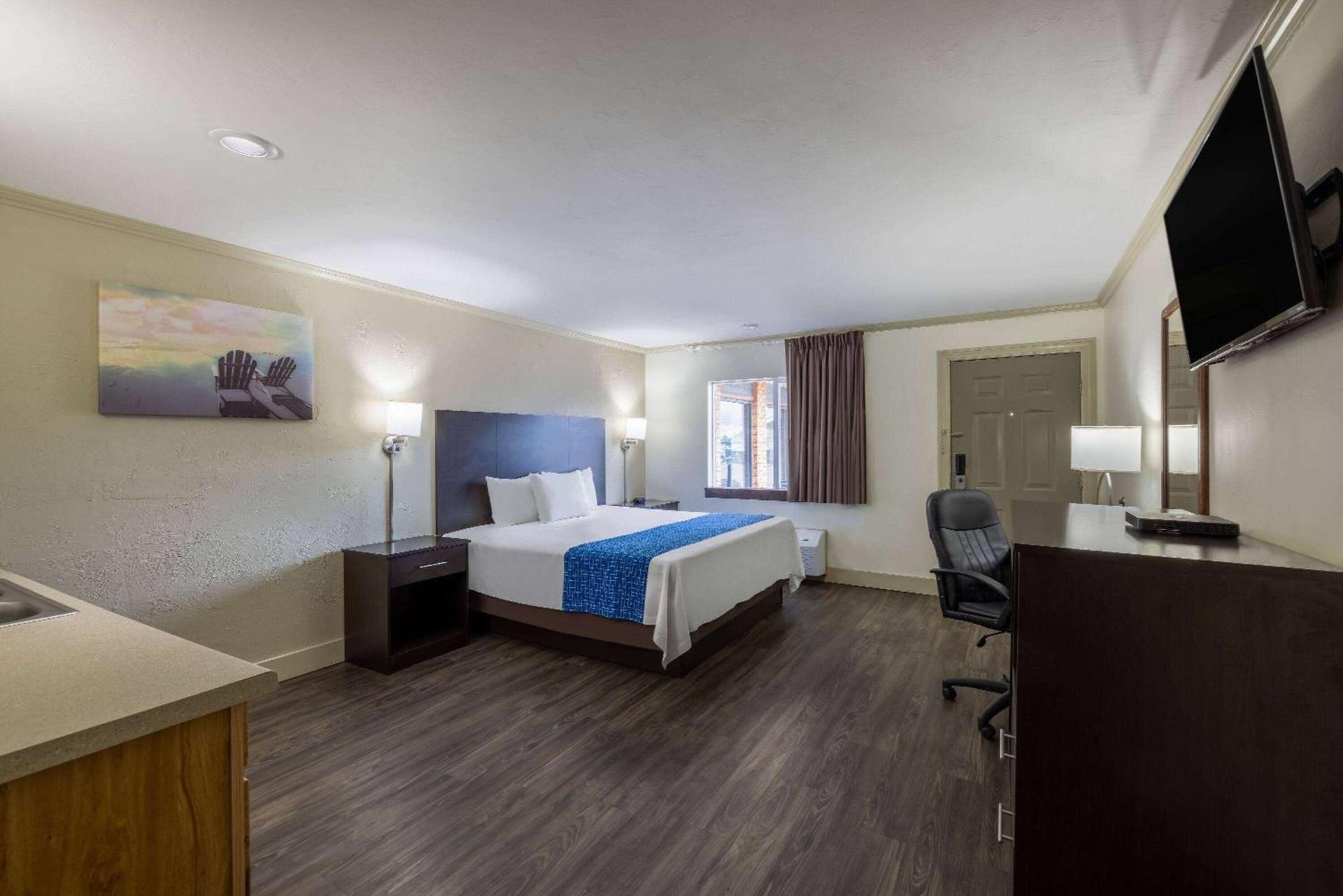 Travelodge by Wyndham Livingston photo 28