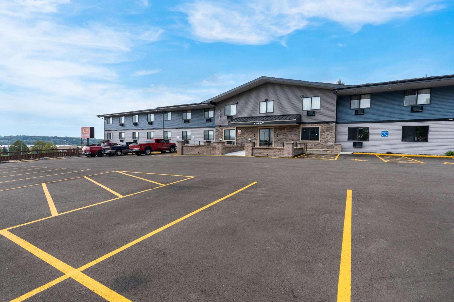 Econo Lodge Madison East photo 32