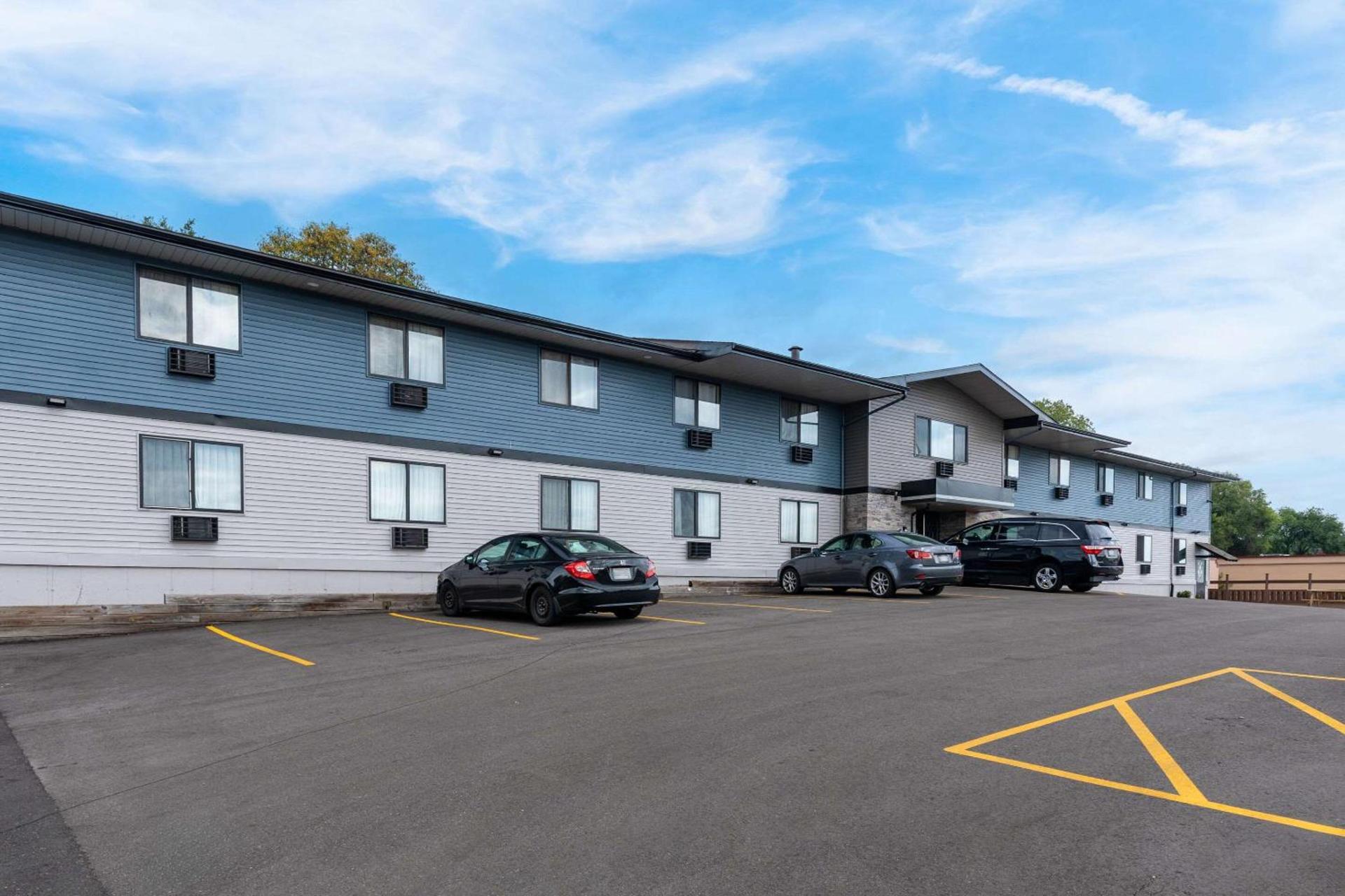 Econo Lodge Madison East photo 31