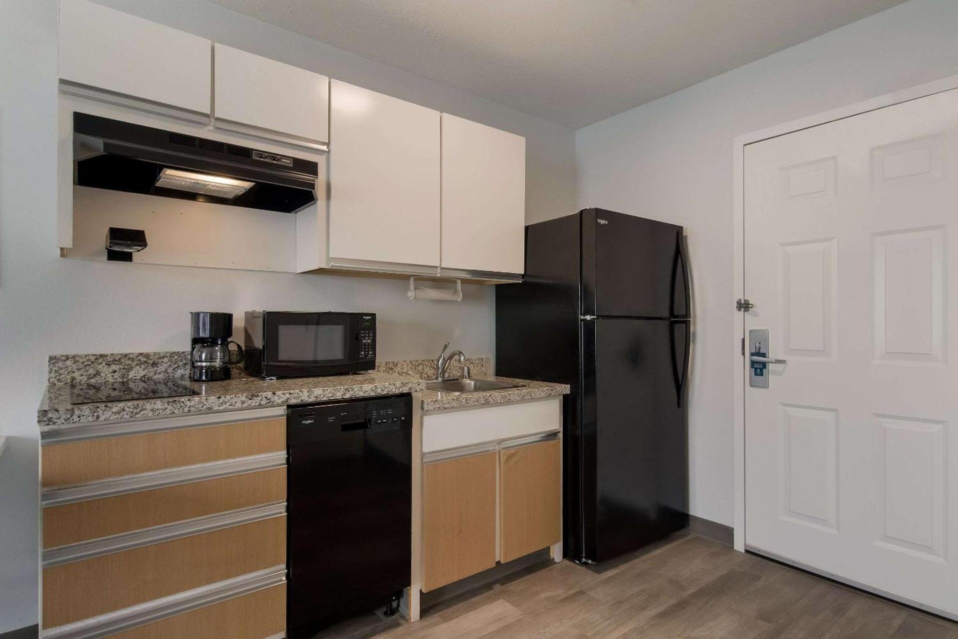 MainStay Suites Raleigh - Cary photo 13