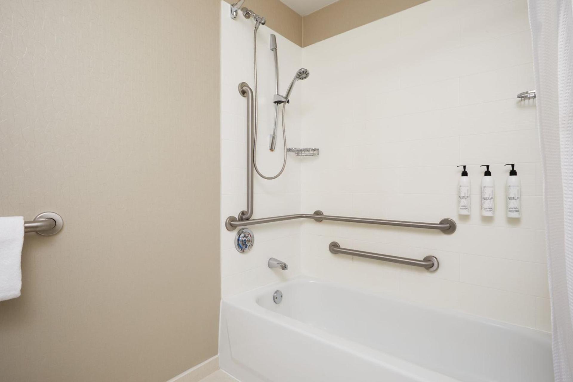 SpringHill Suites St. Louis Airport/Earth City photo 8