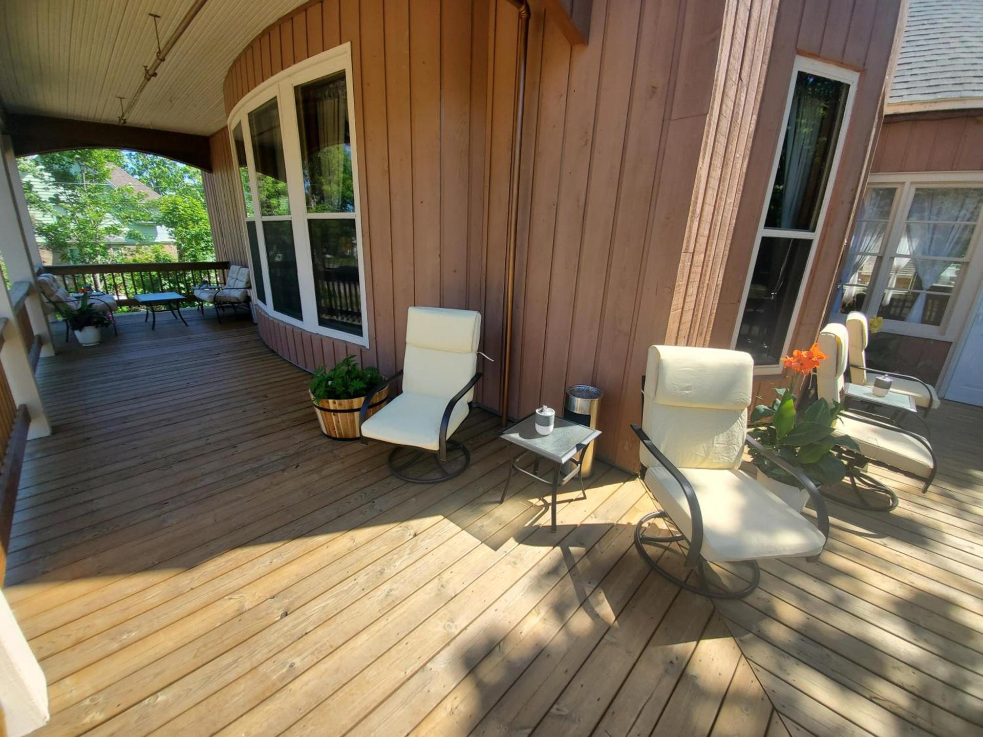 Daniell Manor photo 16