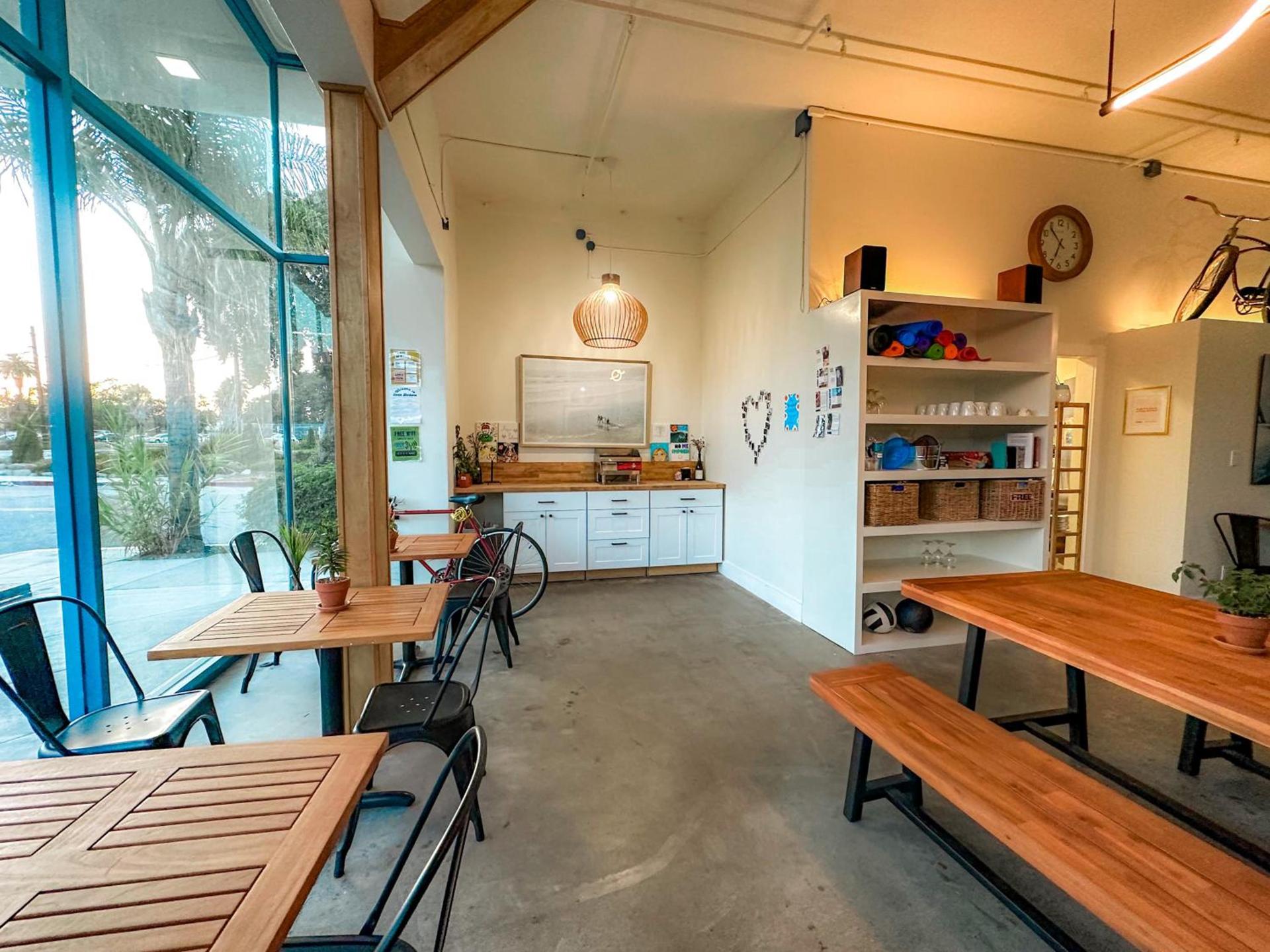 ITH Santa Barbara Surf Hostel photo 46