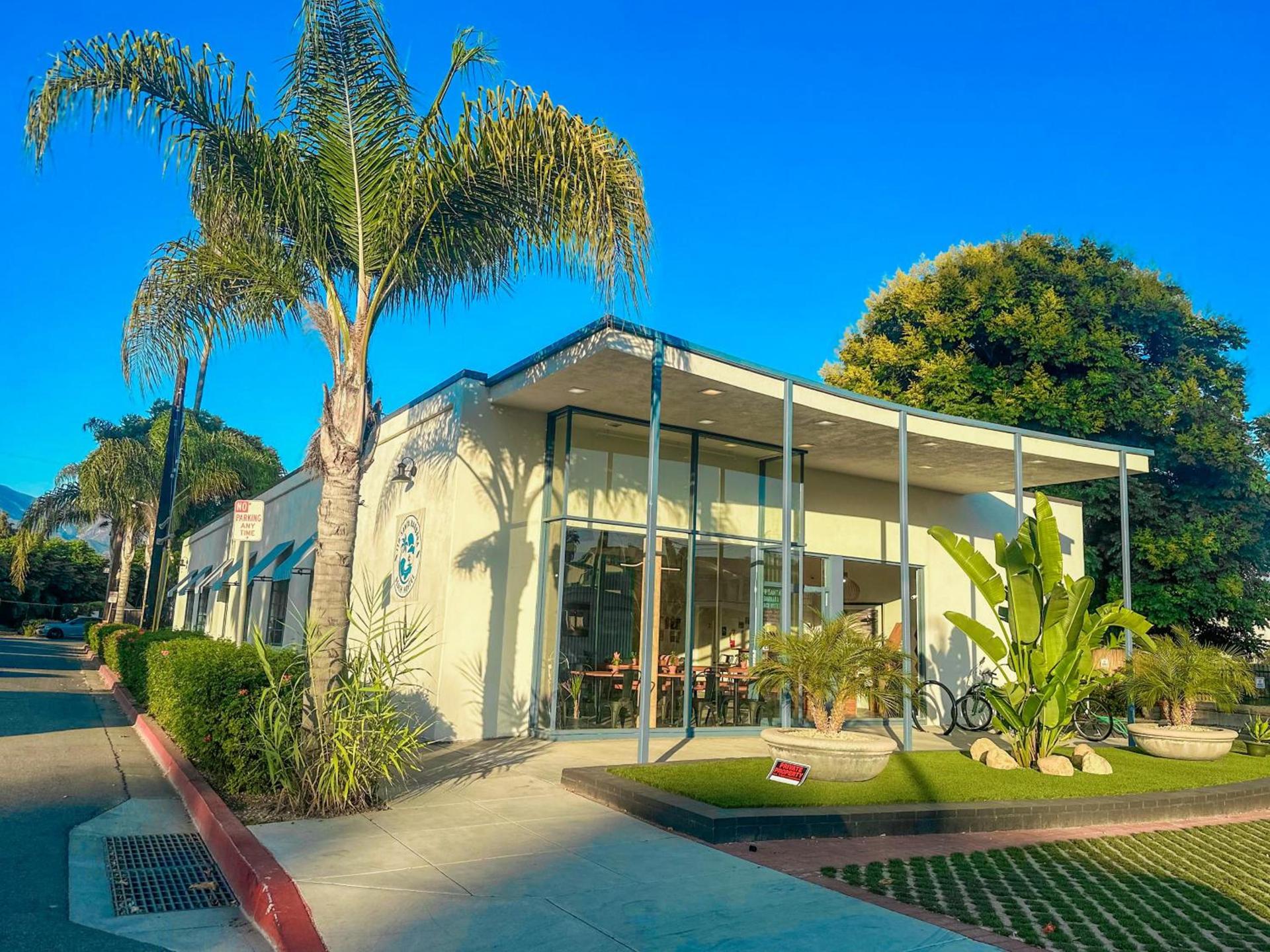 ITH Santa Barbara Surf Hostel photo 21