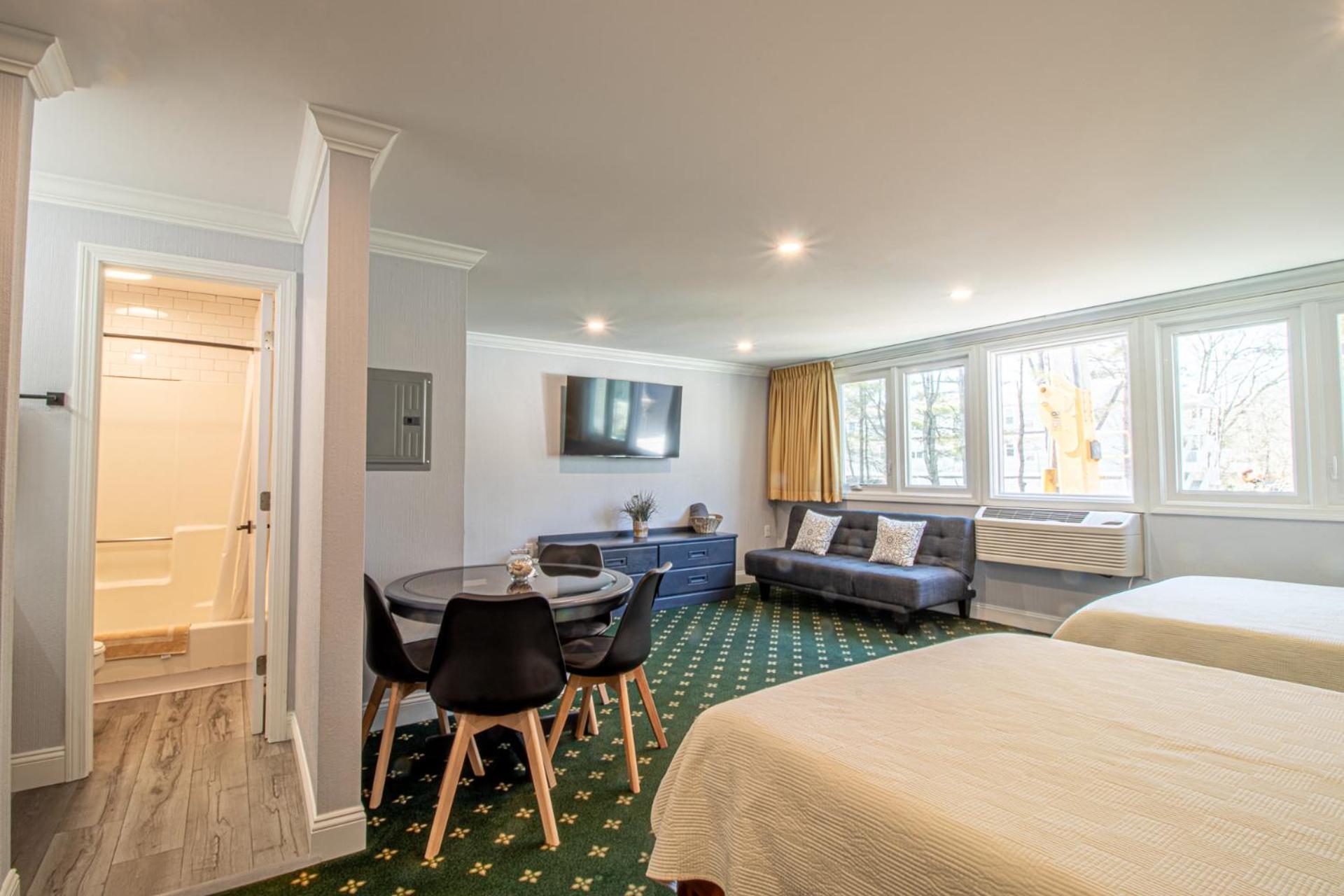 The Niantic Inn photo 22