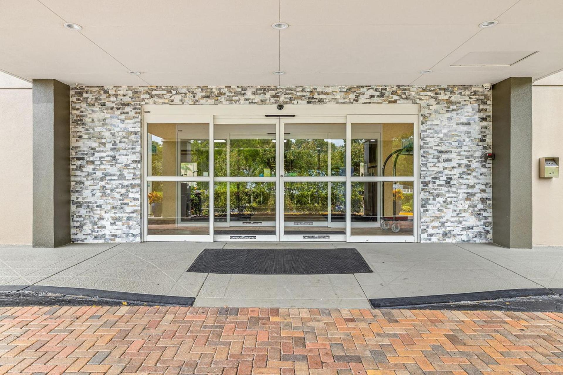 Quality Inn & Suites Tampa near Fairgrounds and Casino photo 44