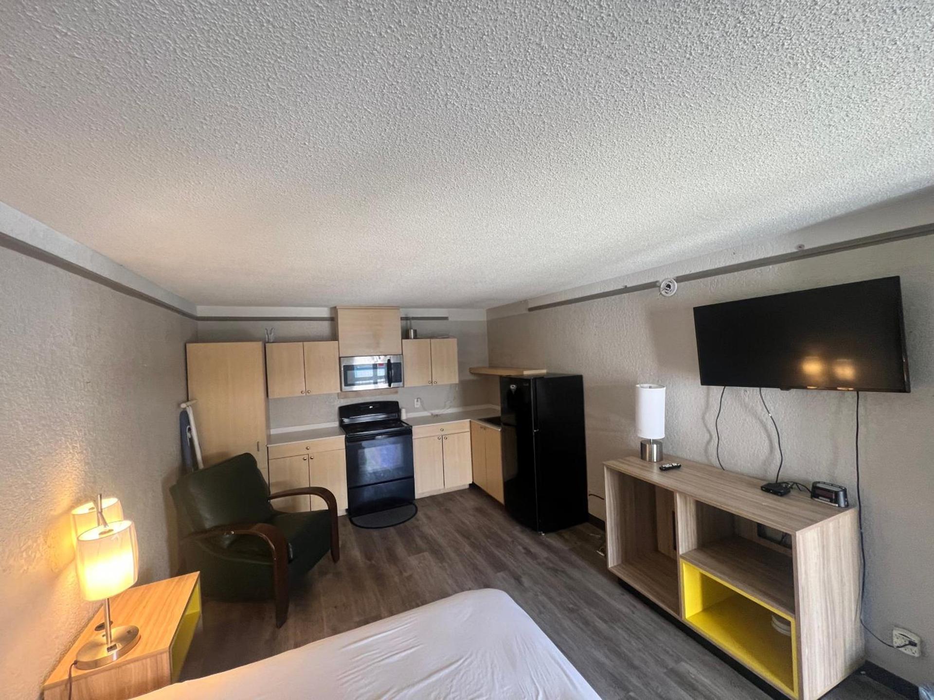Sulphur Extended Stay photo 26