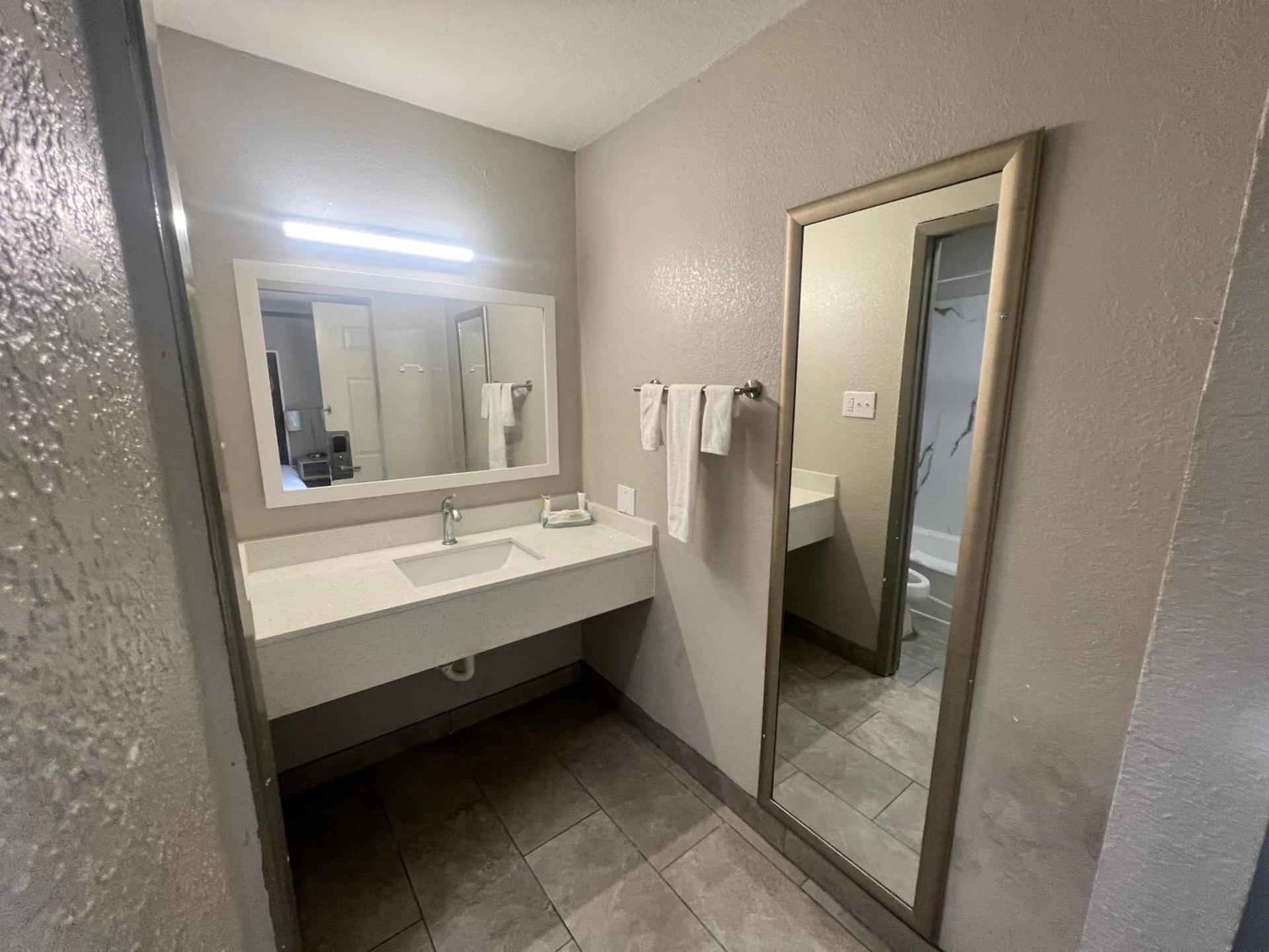 Sulphur Extended Stay photo 29
