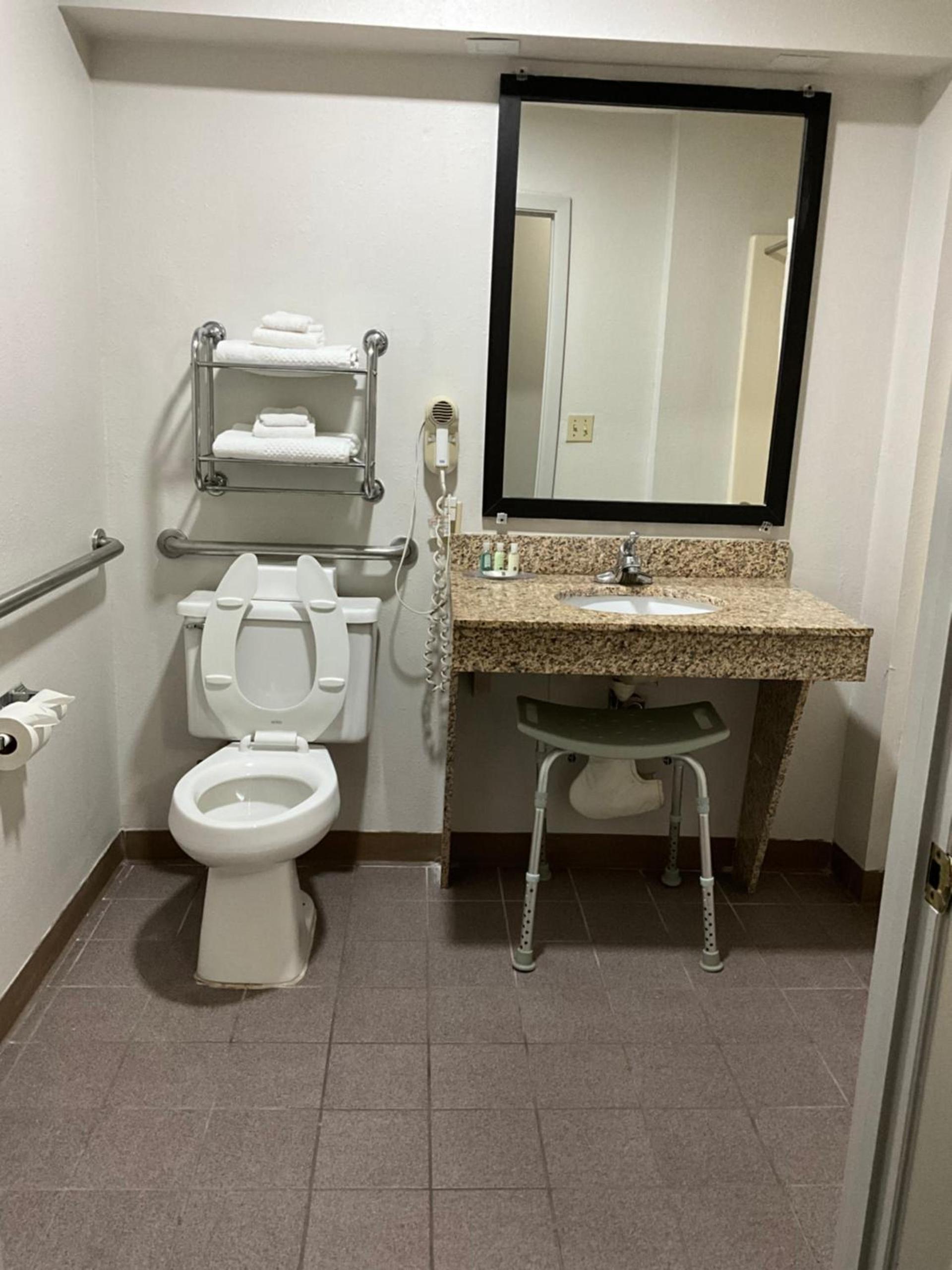 Quality Inn Jacksonville near Little Rock Air Force Base photo 49