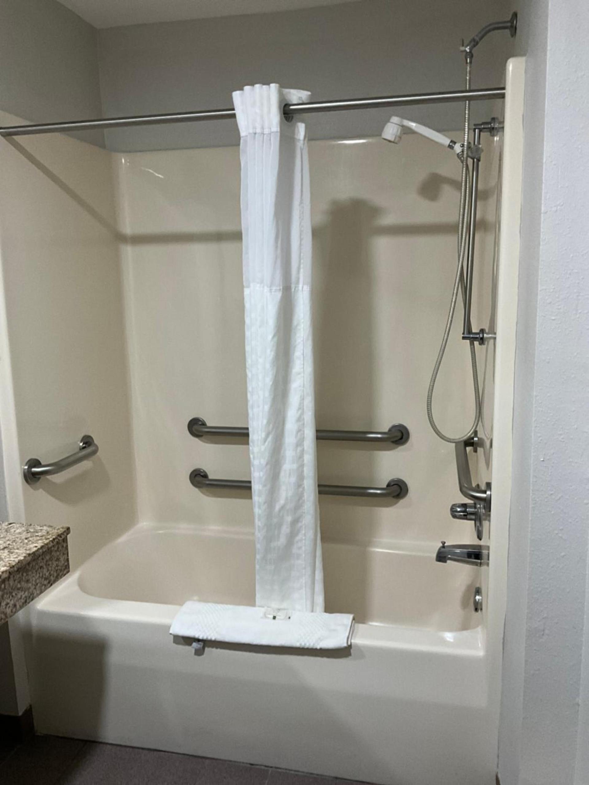 Quality Inn Jacksonville near Little Rock Air Force Base photo 53