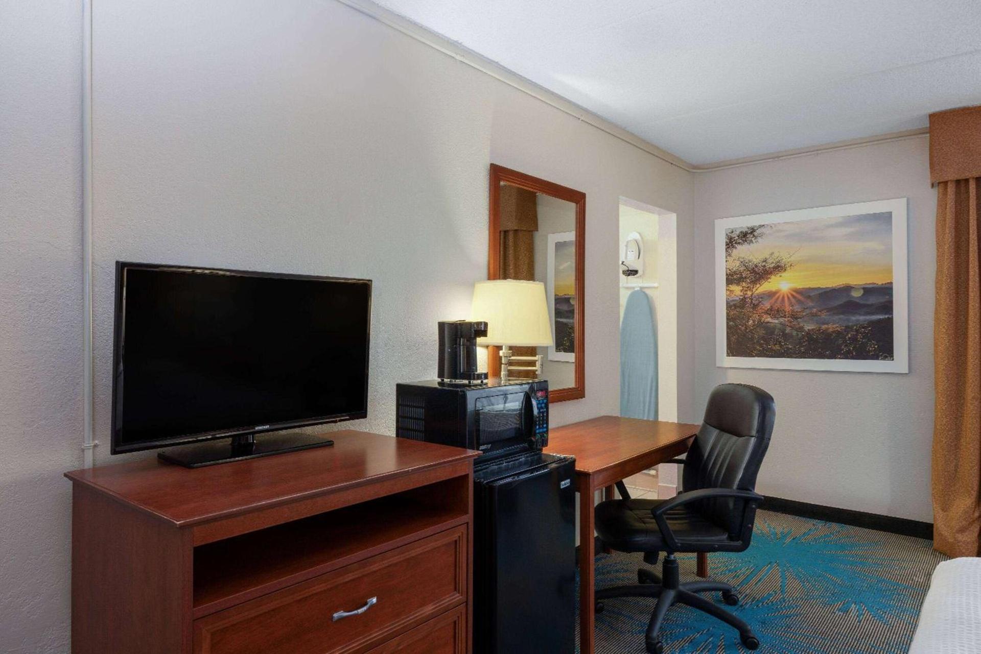 Days Inn by Wyndham Casper photo 20