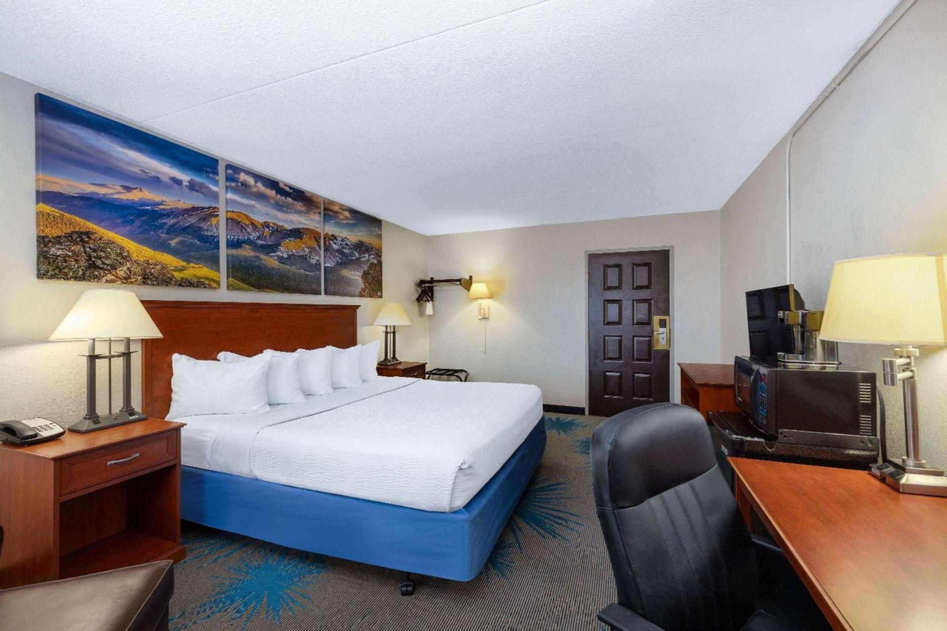 Days Inn by Wyndham Casper photo 21