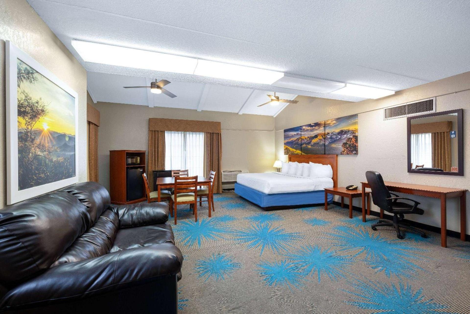 Days Inn by Wyndham Casper photo 24