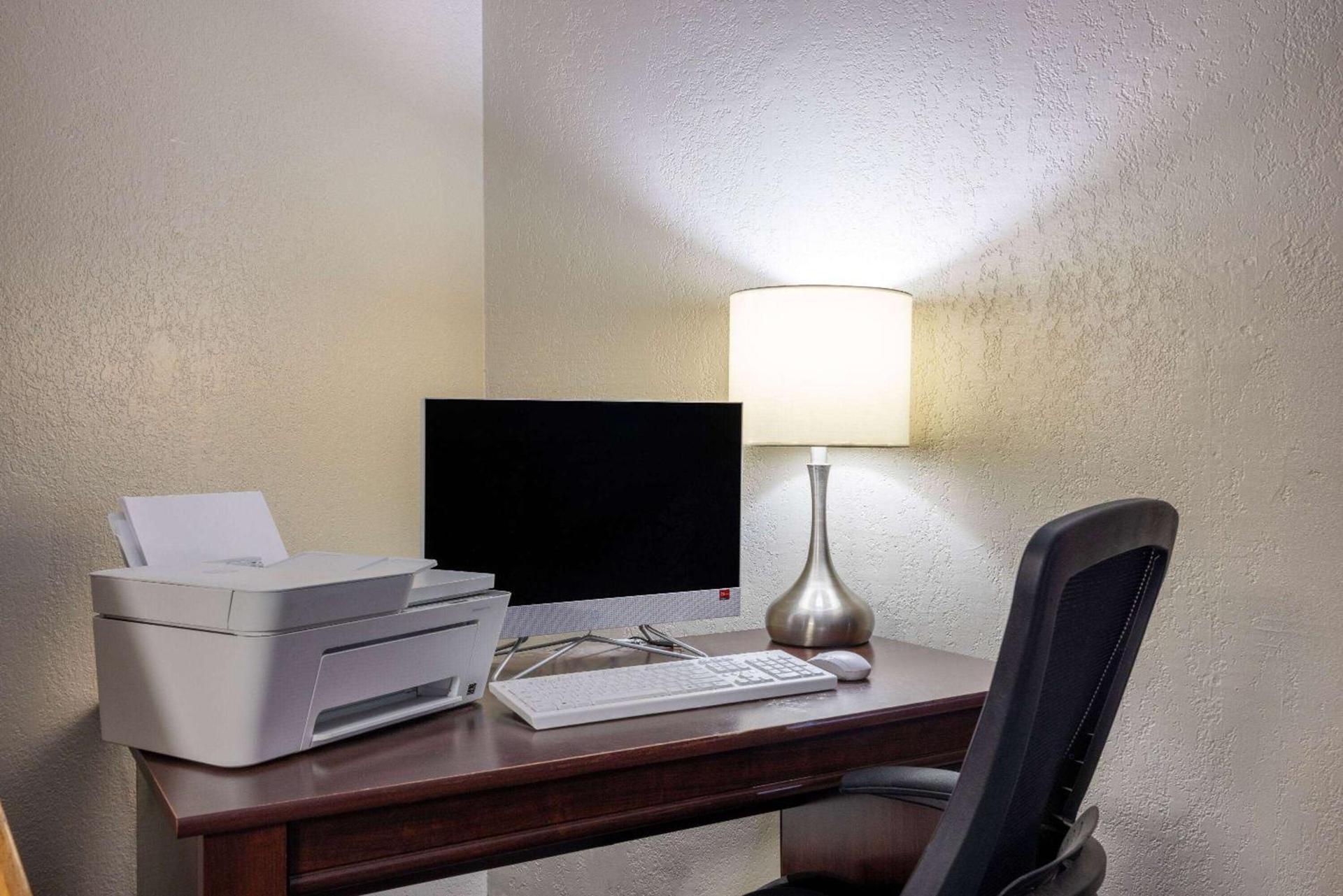 Days Inn by Wyndham Casper photo 31