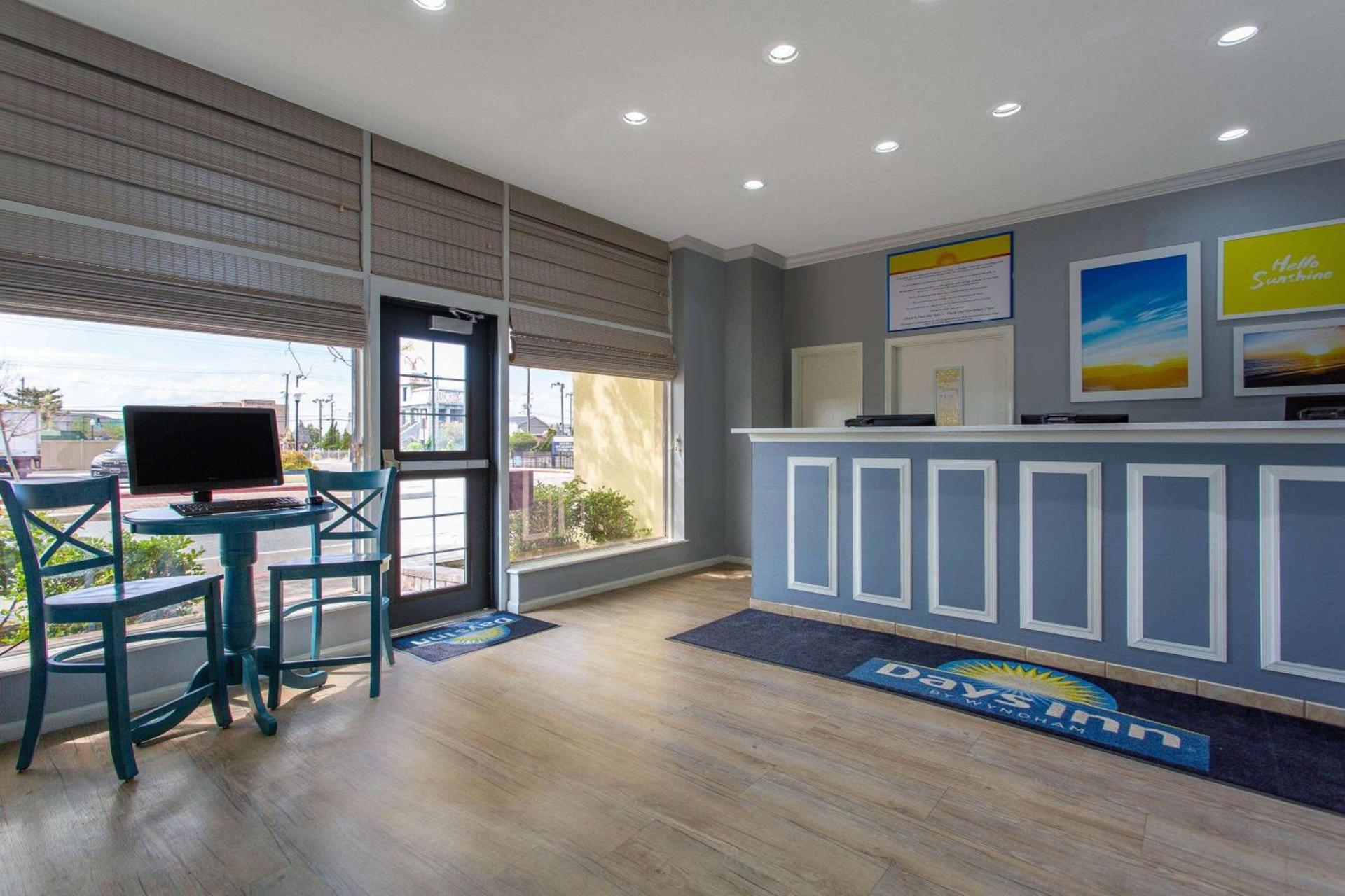 Days Inn by Wyndham Ocean City Oceanfront photo 3