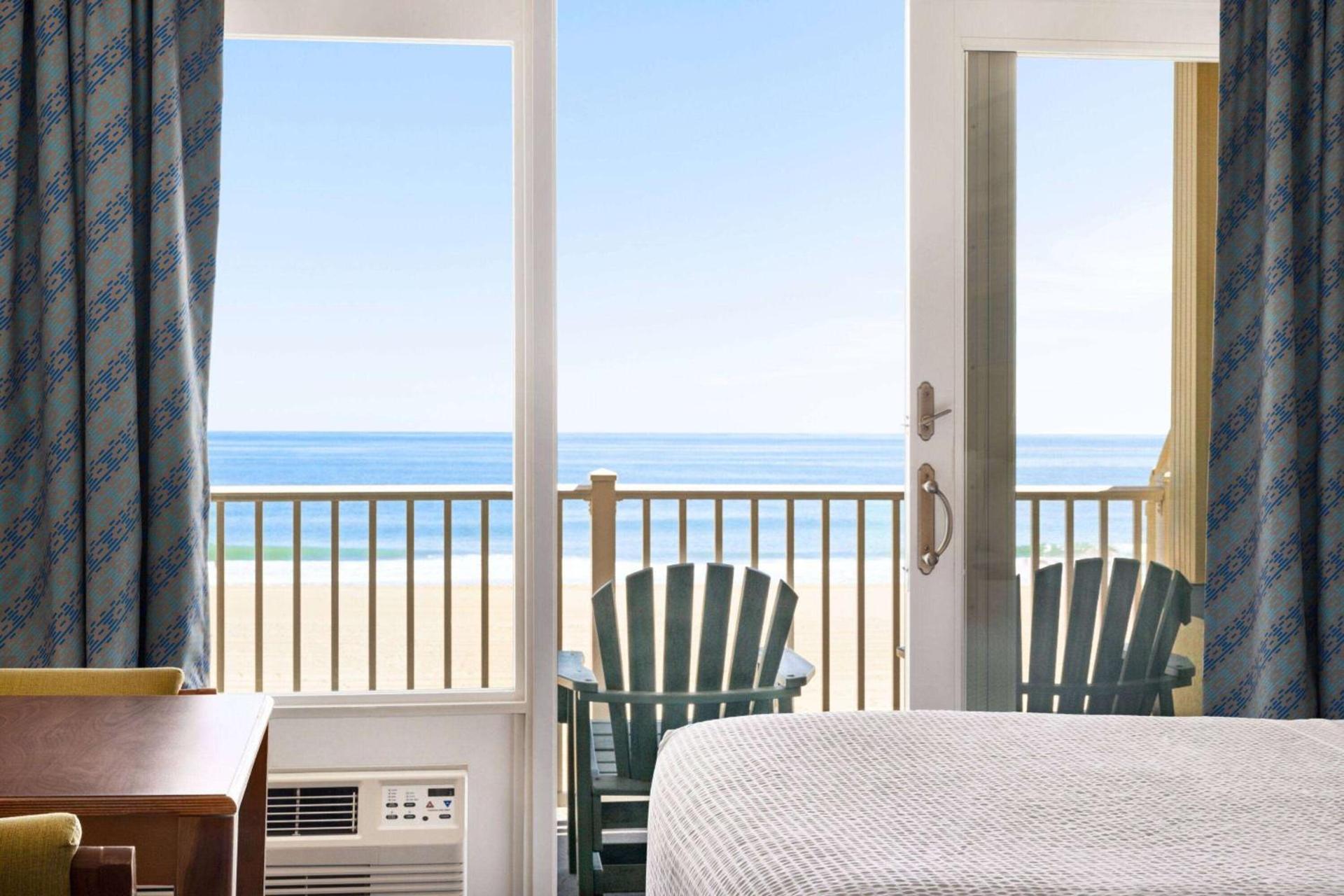 Days Inn by Wyndham Ocean City Oceanfront photo 8