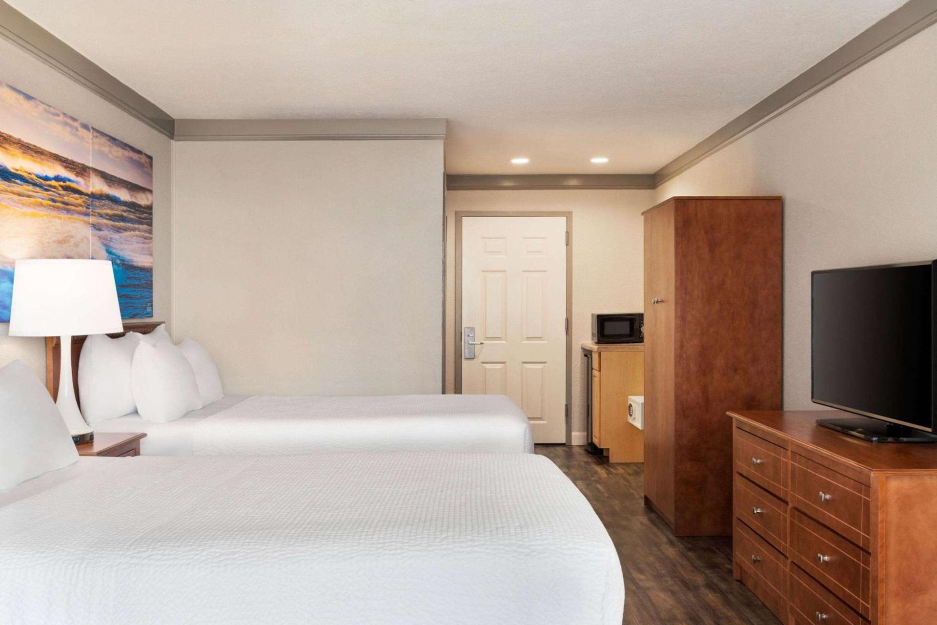 Days Inn by Wyndham Ocean City Oceanfront photo 31