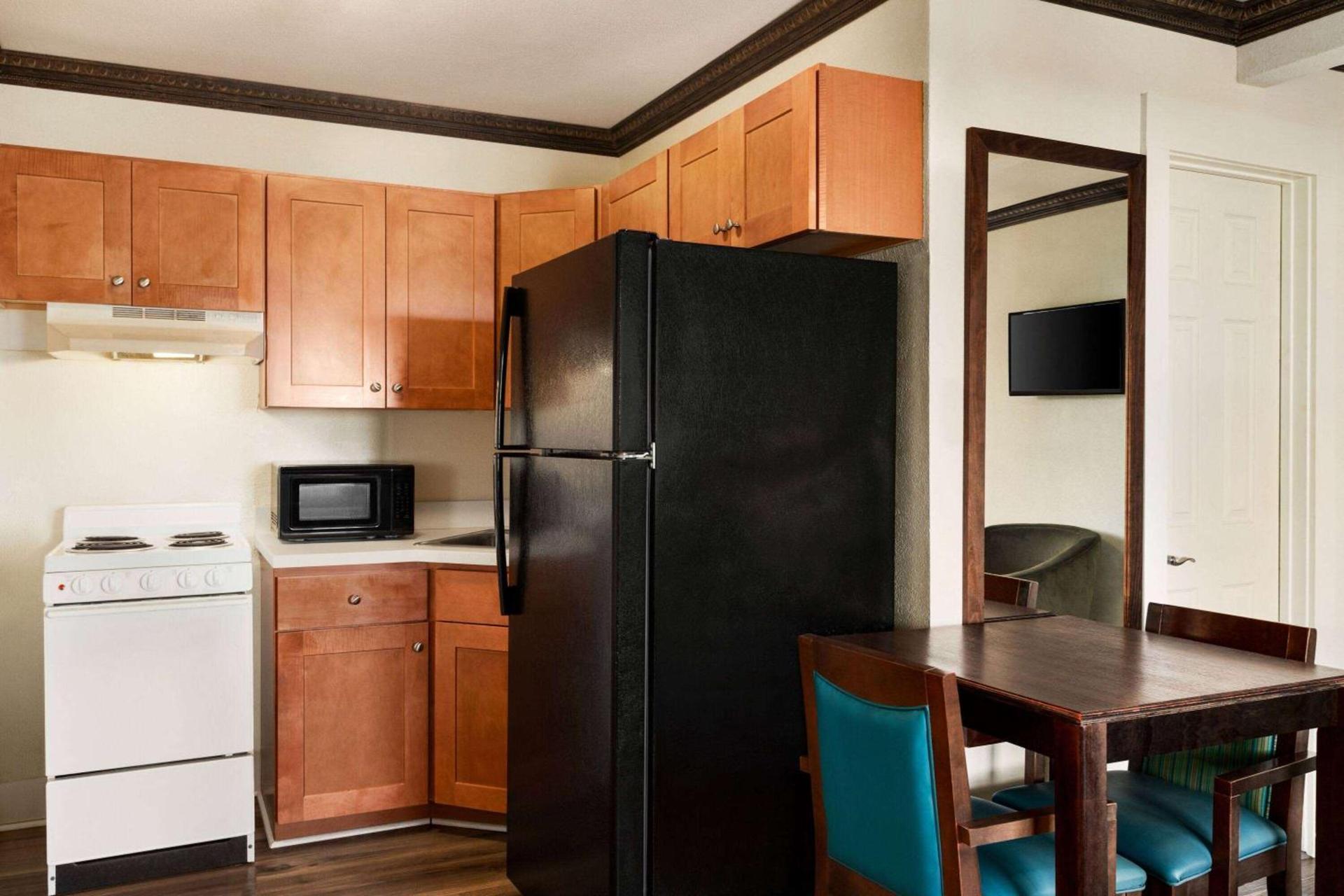 Days Inn by Wyndham Ocean City Oceanfront photo 44