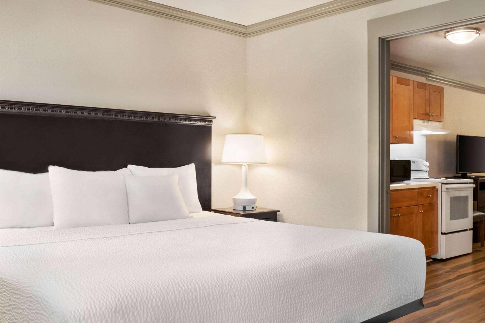 Days Inn by Wyndham Ocean City Oceanfront photo 50
