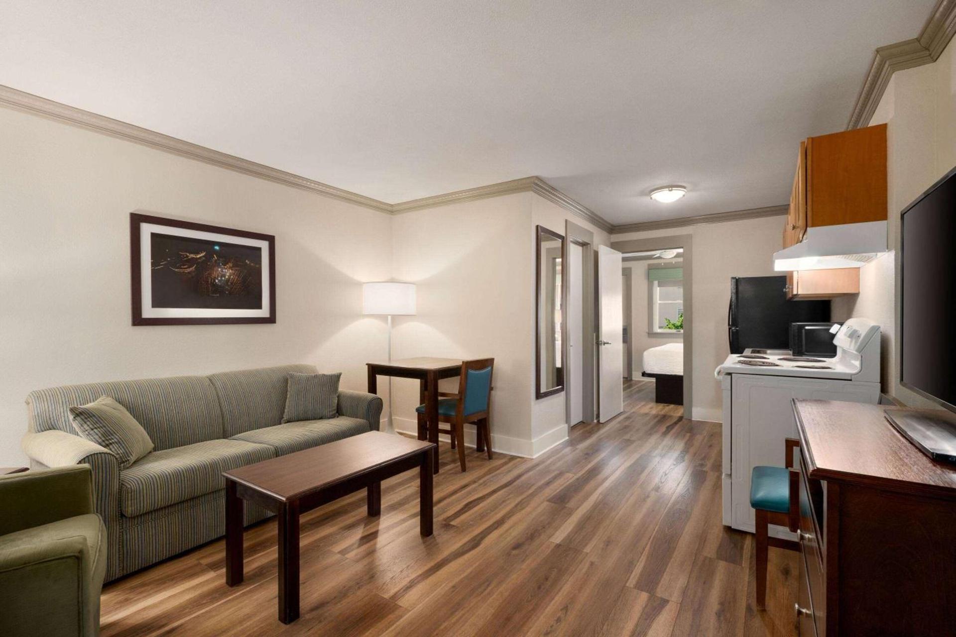 Days Inn by Wyndham Ocean City Oceanfront photo 49