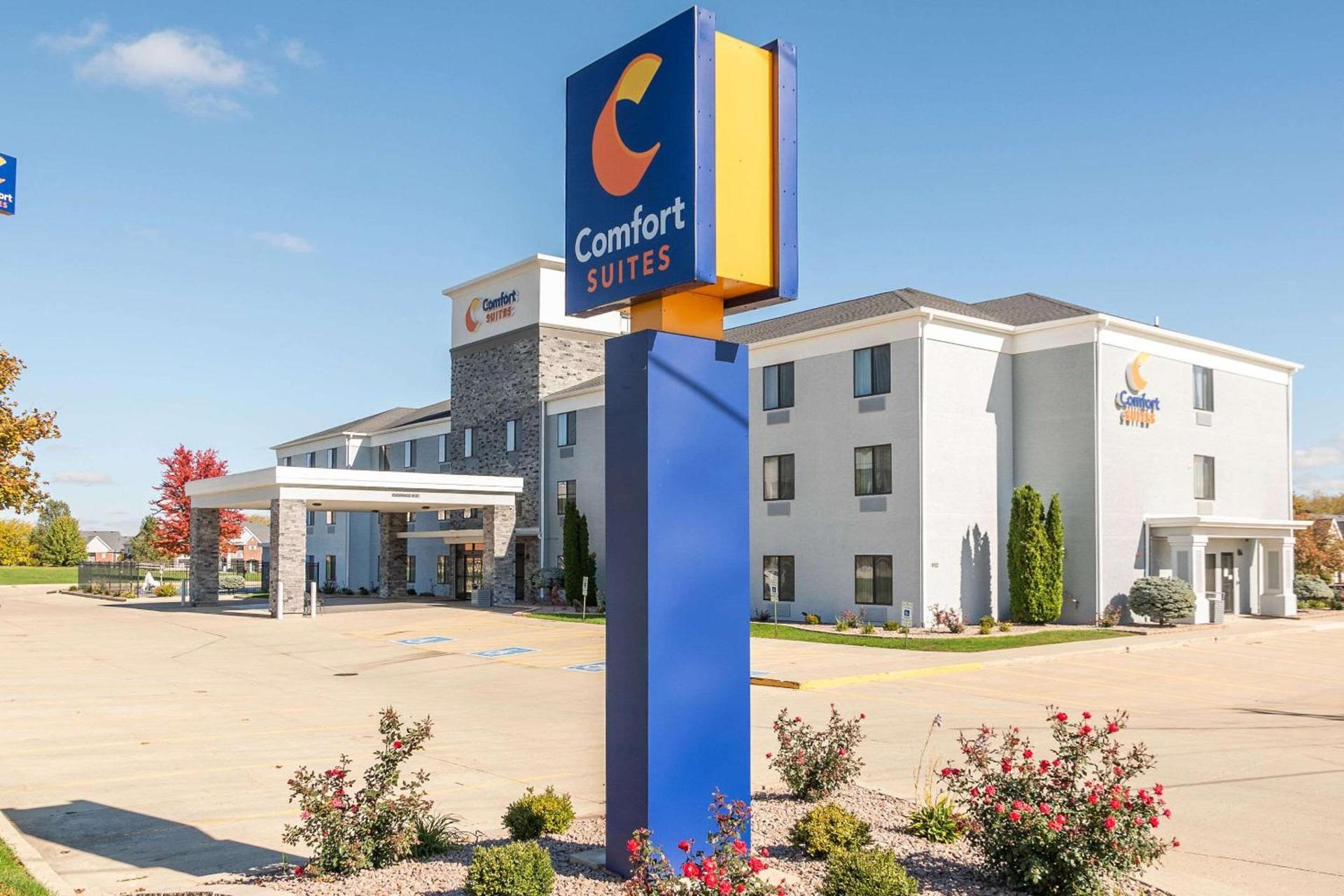 Comfort Suites Bloomington I-55 and I-74 photo 5