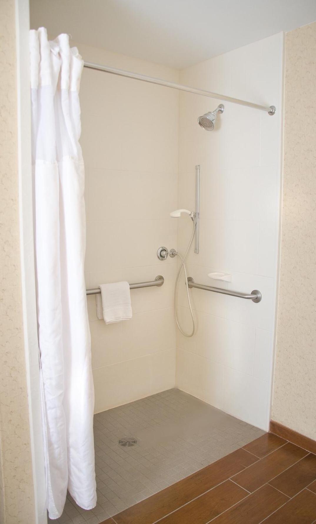 Hilton Garden Inn Watertown photo 81