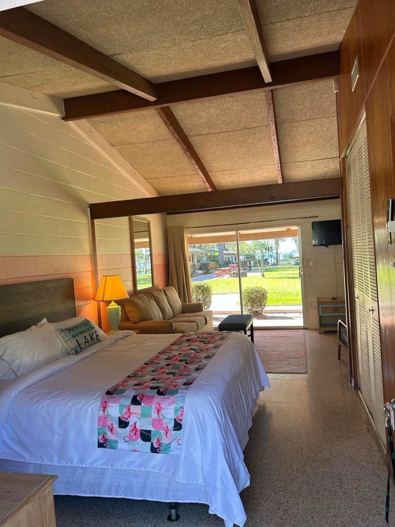 Tropical Marina & Resort on Lake Beresford photo 24