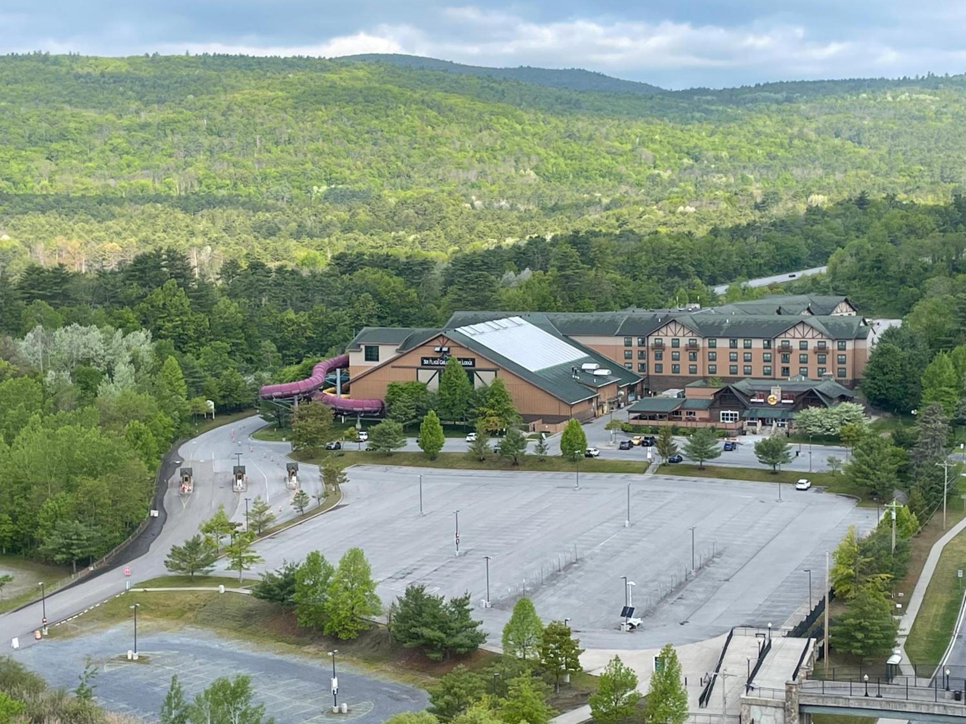 Six Flags Great Escape Lodge & Indoor Waterpark — hotel in Queensbury