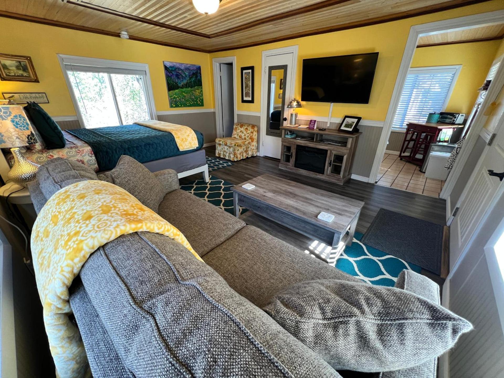 Sherwood Court Cottages & Guest Rooms photo 19