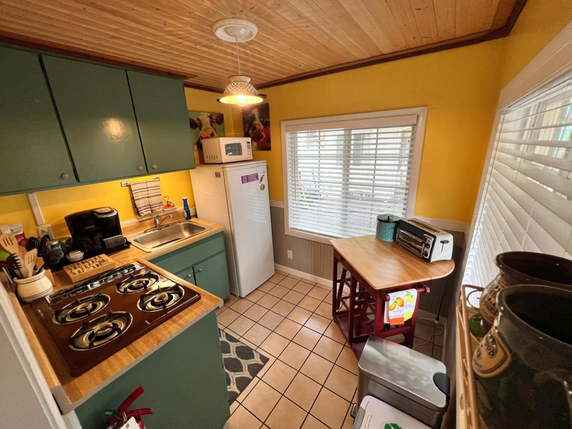 Sherwood Court Cottages & Guest Rooms photo 22