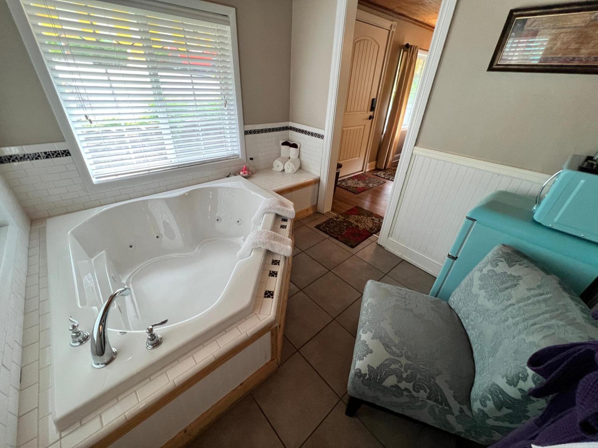Sherwood Court Cottages & Guest Rooms photo 25