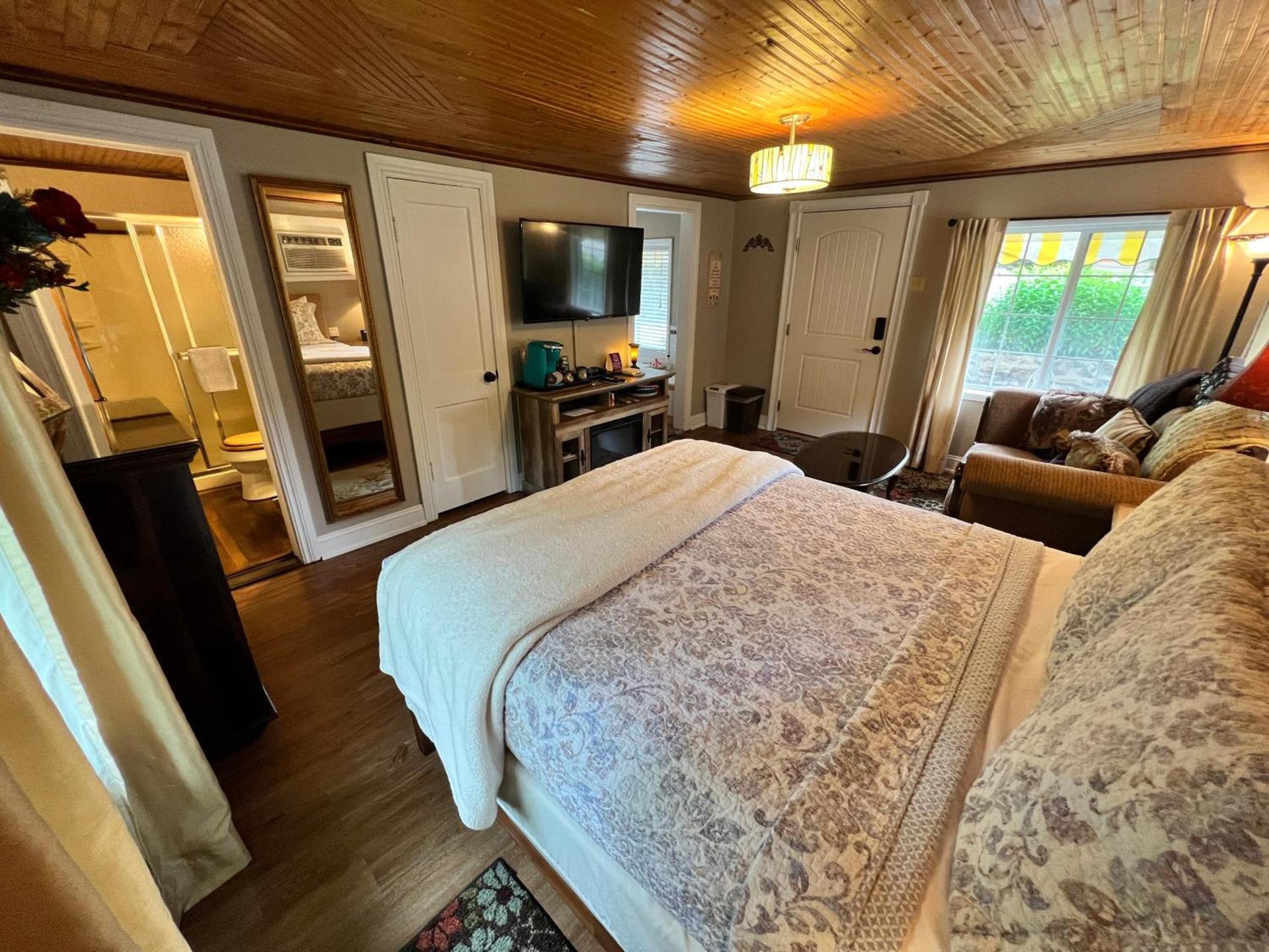 Sherwood Court Cottages & Guest Rooms photo 28