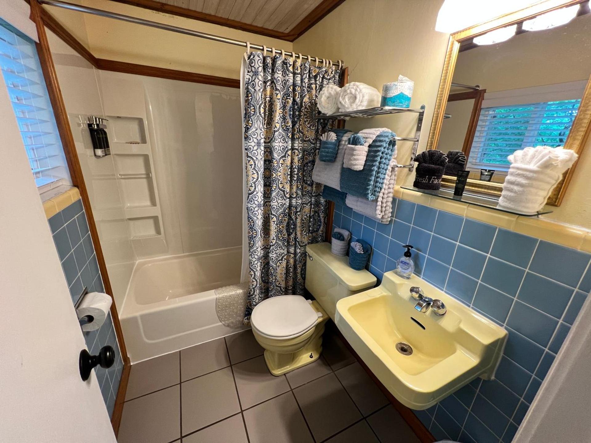 Sherwood Court Cottages & Guest Rooms photo 50