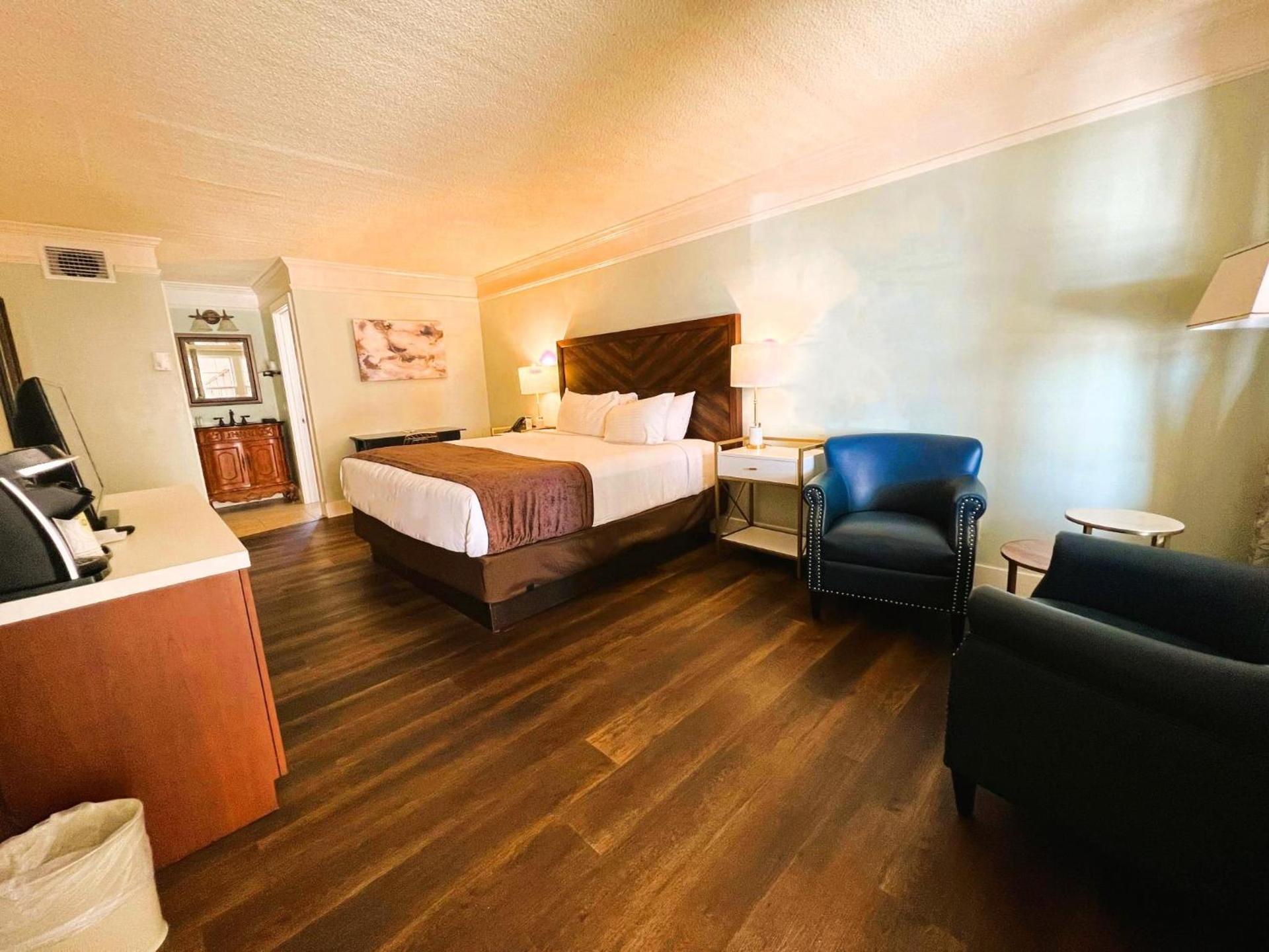 Bayfront Inn photo 10