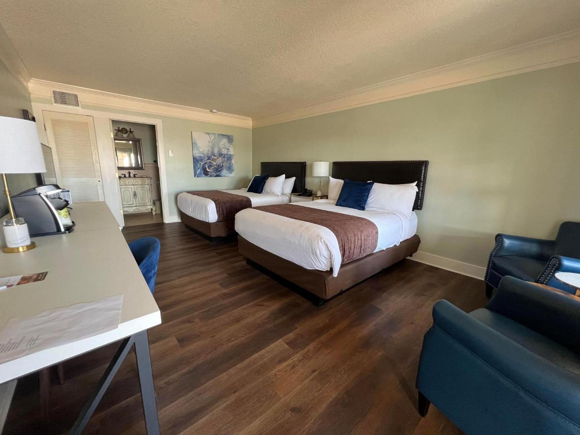 Bayfront Inn photo 11