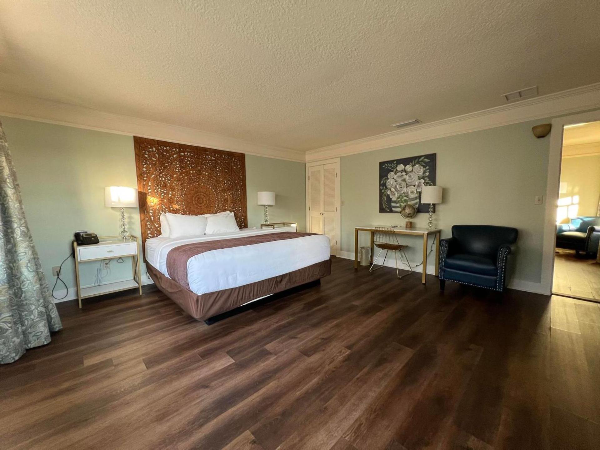 Bayfront Inn photo 13