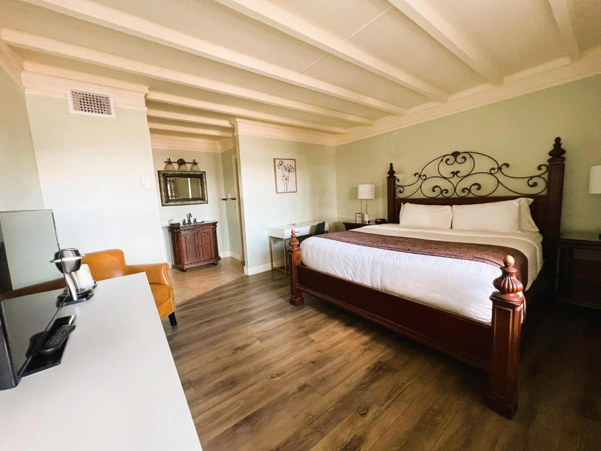 Bayfront Inn photo 17