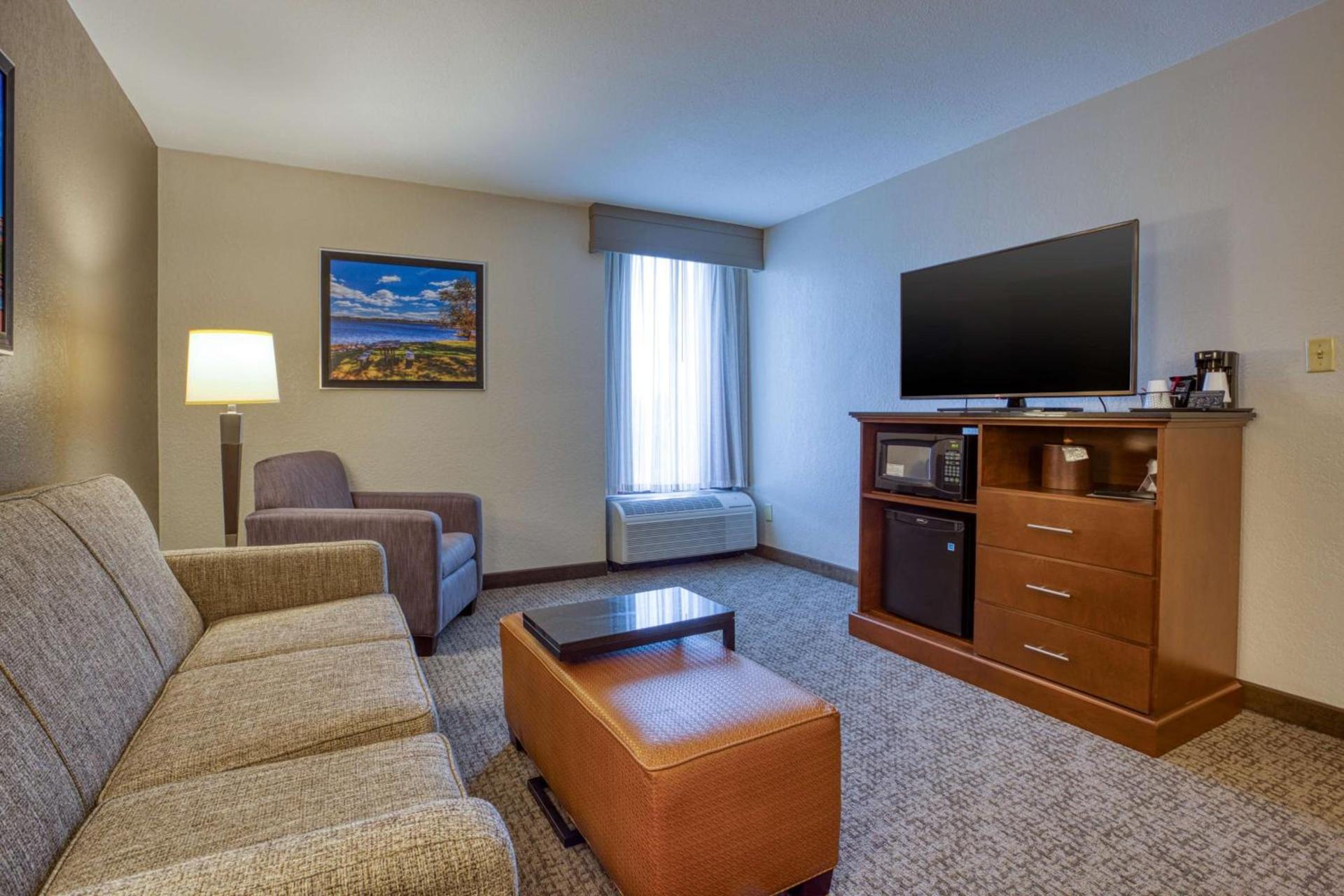 Drury Inn & Suites St. Louis - Fairview Heights photo 13