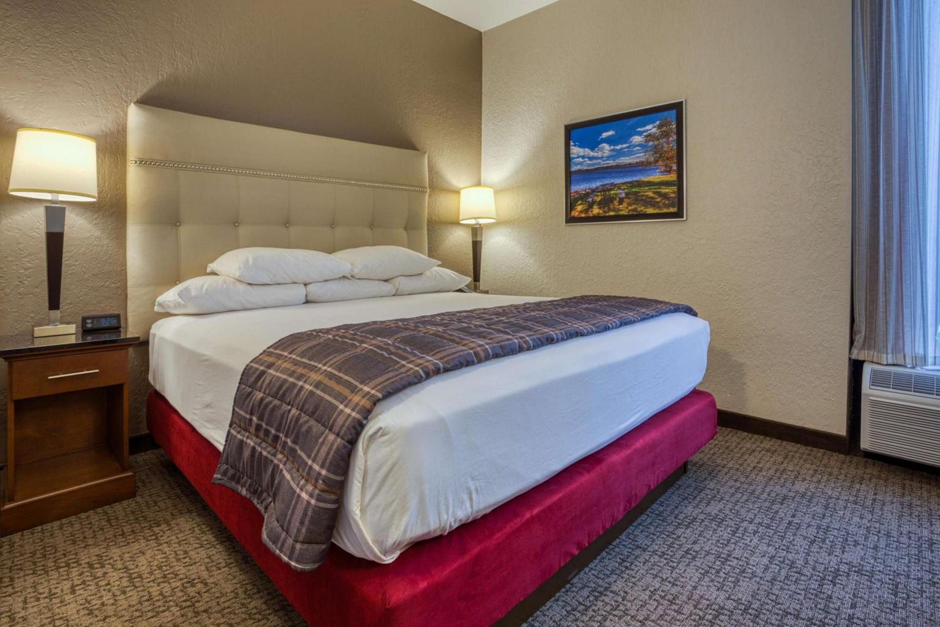 Drury Inn & Suites St. Louis - Fairview Heights photo 14
