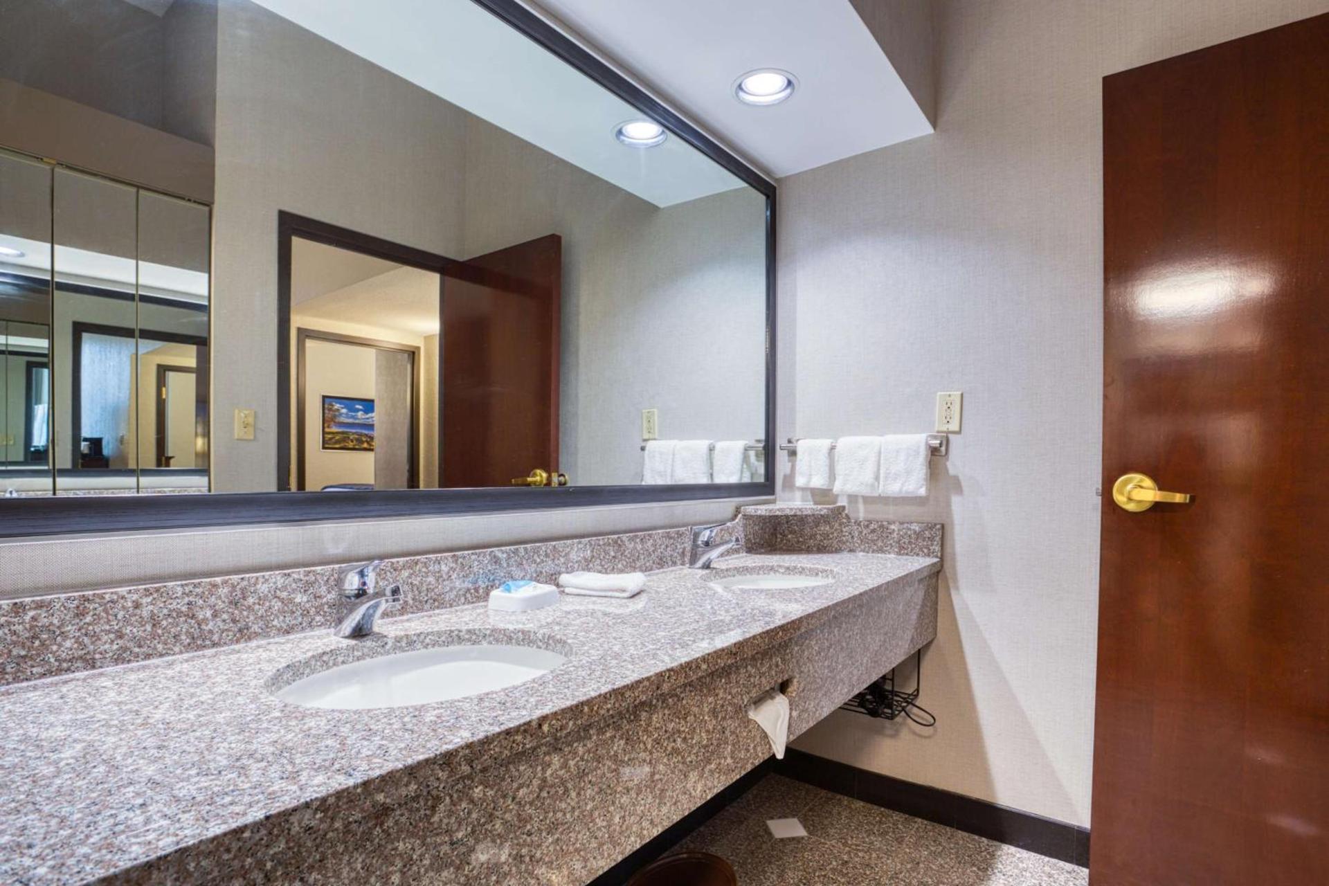 Drury Inn & Suites St. Louis - Fairview Heights photo 29
