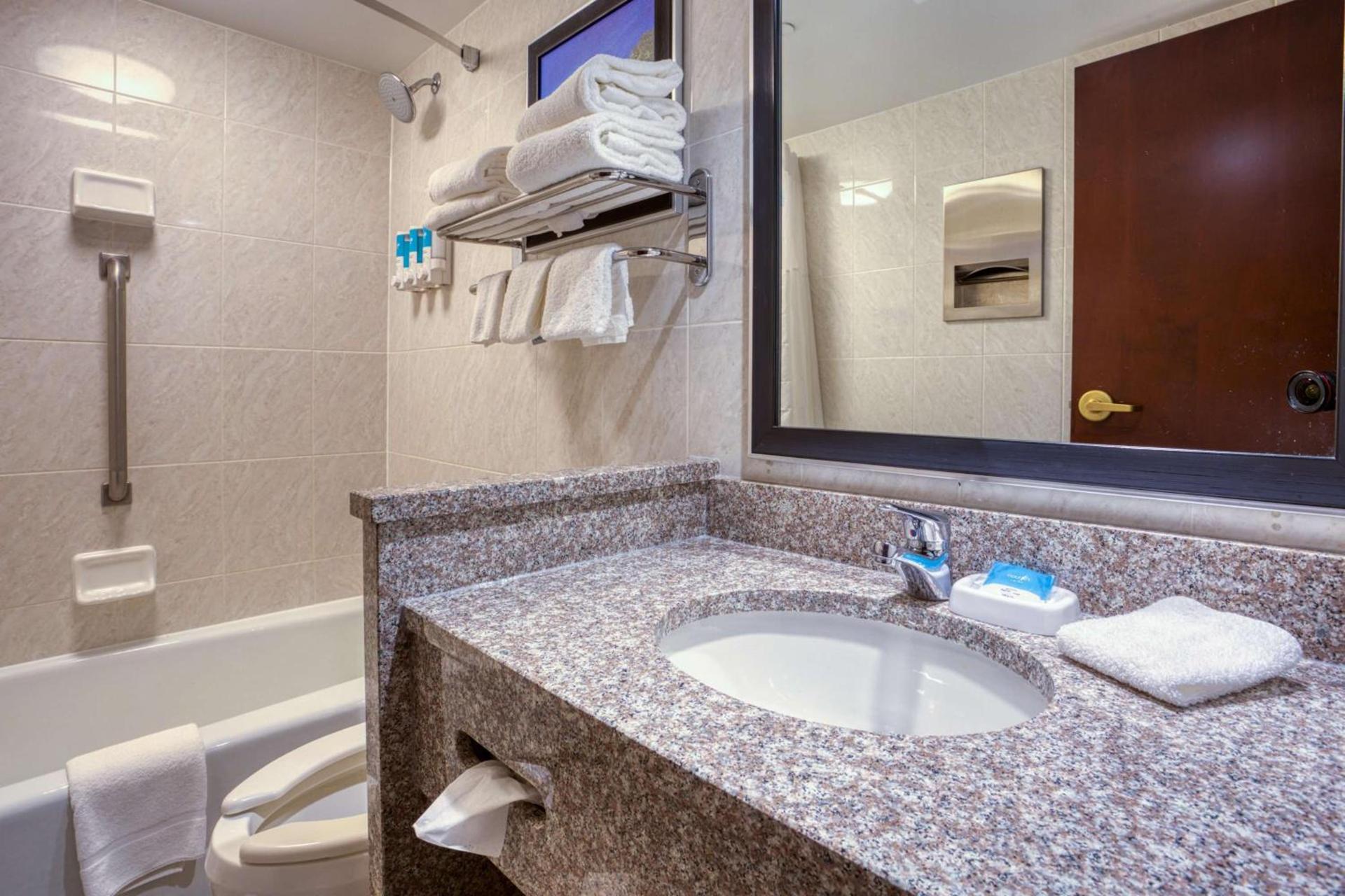 Drury Inn & Suites St. Louis - Fairview Heights photo 33
