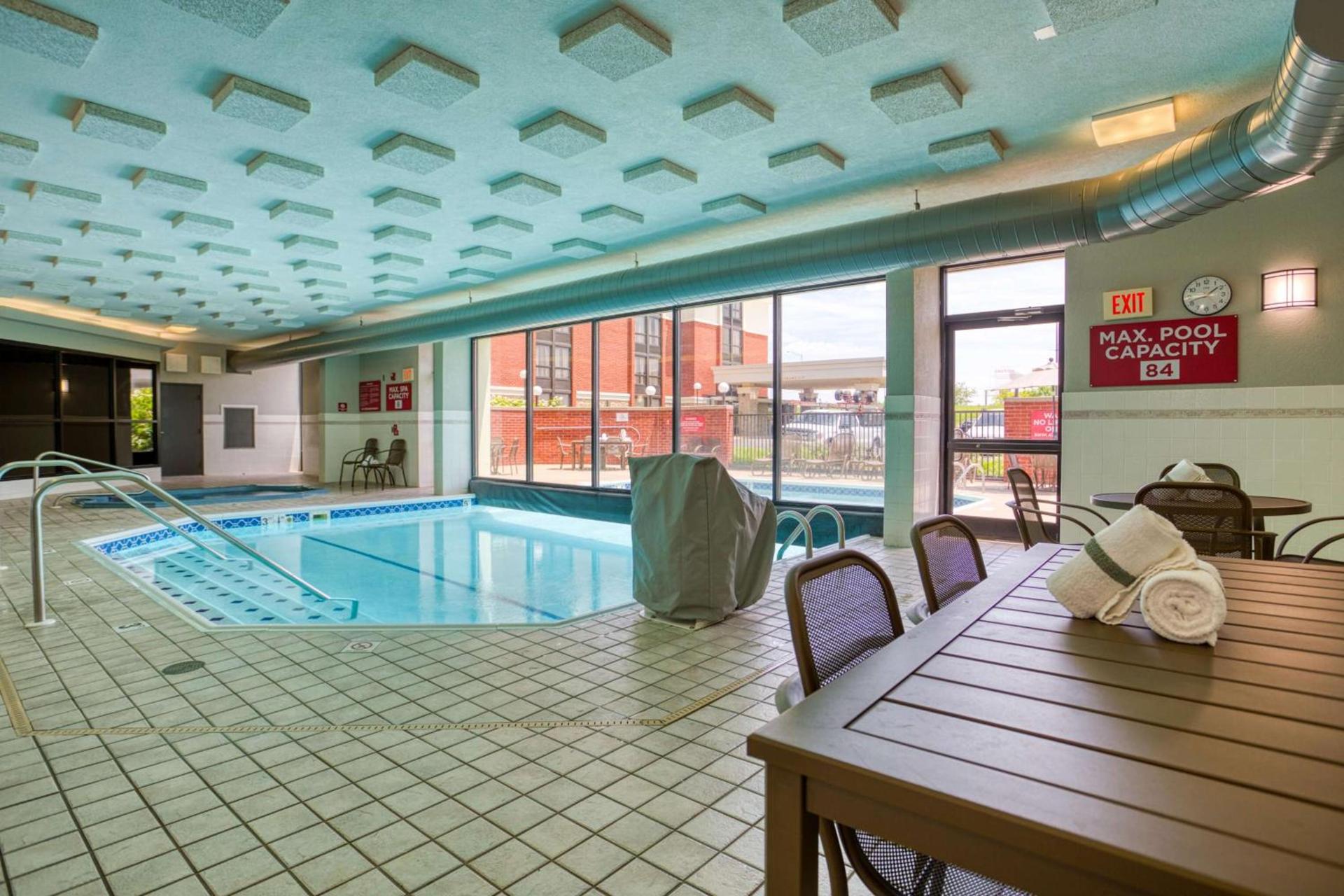 Drury Inn & Suites St. Louis - Fairview Heights photo 38
