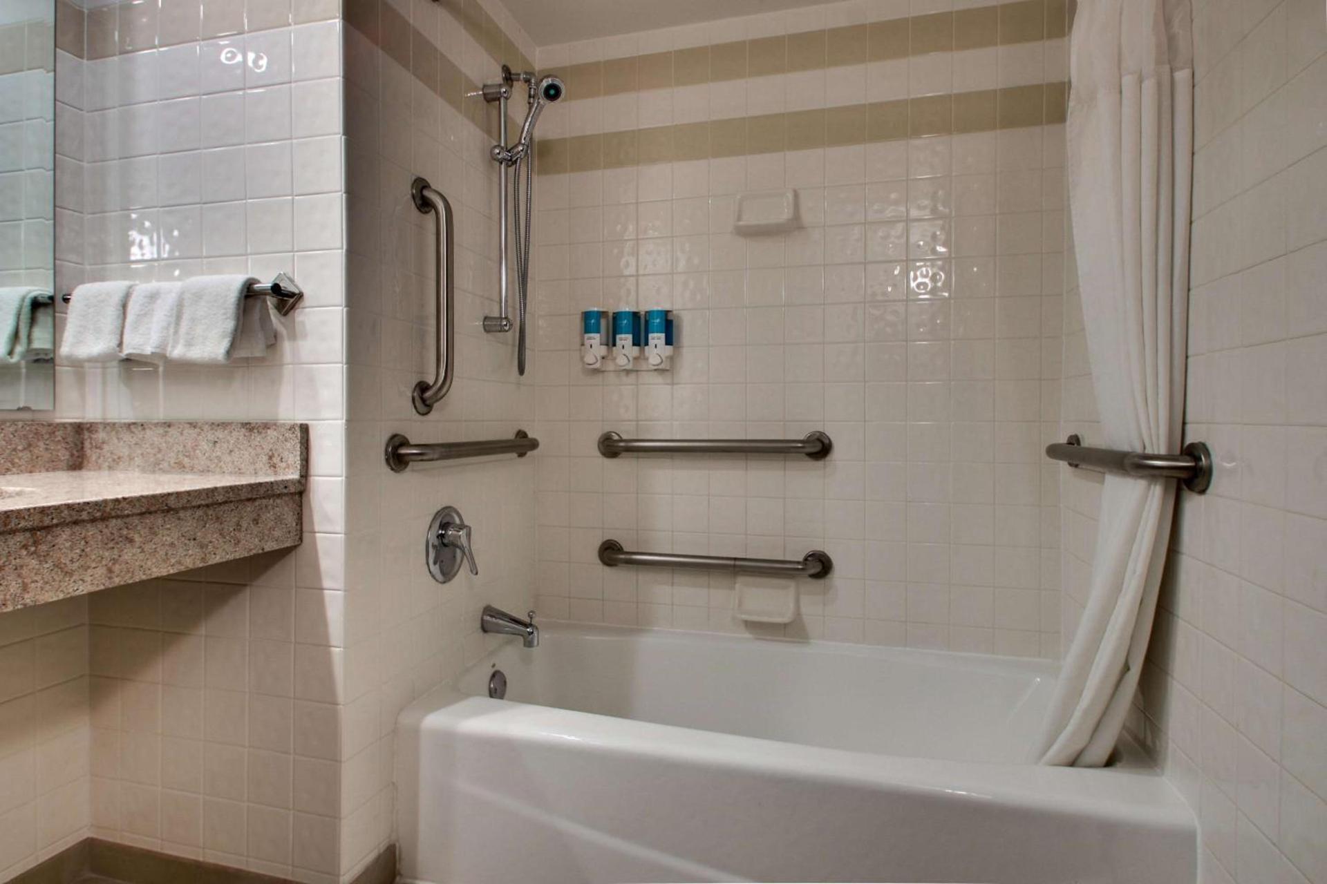Drury Inn & Suites Bowling Green photo 33