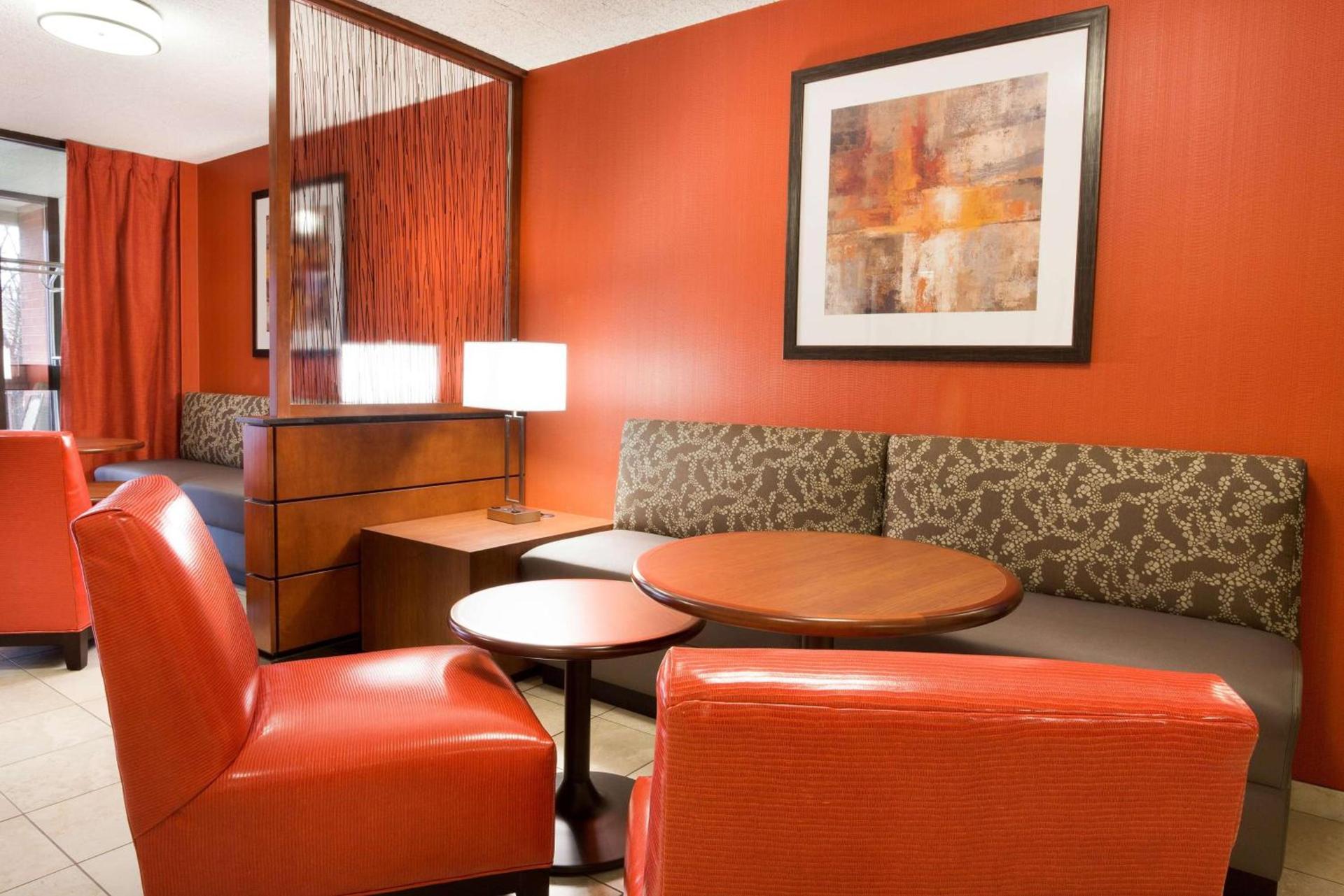 Drury Inn & Suites St. Louis Airport photo 9