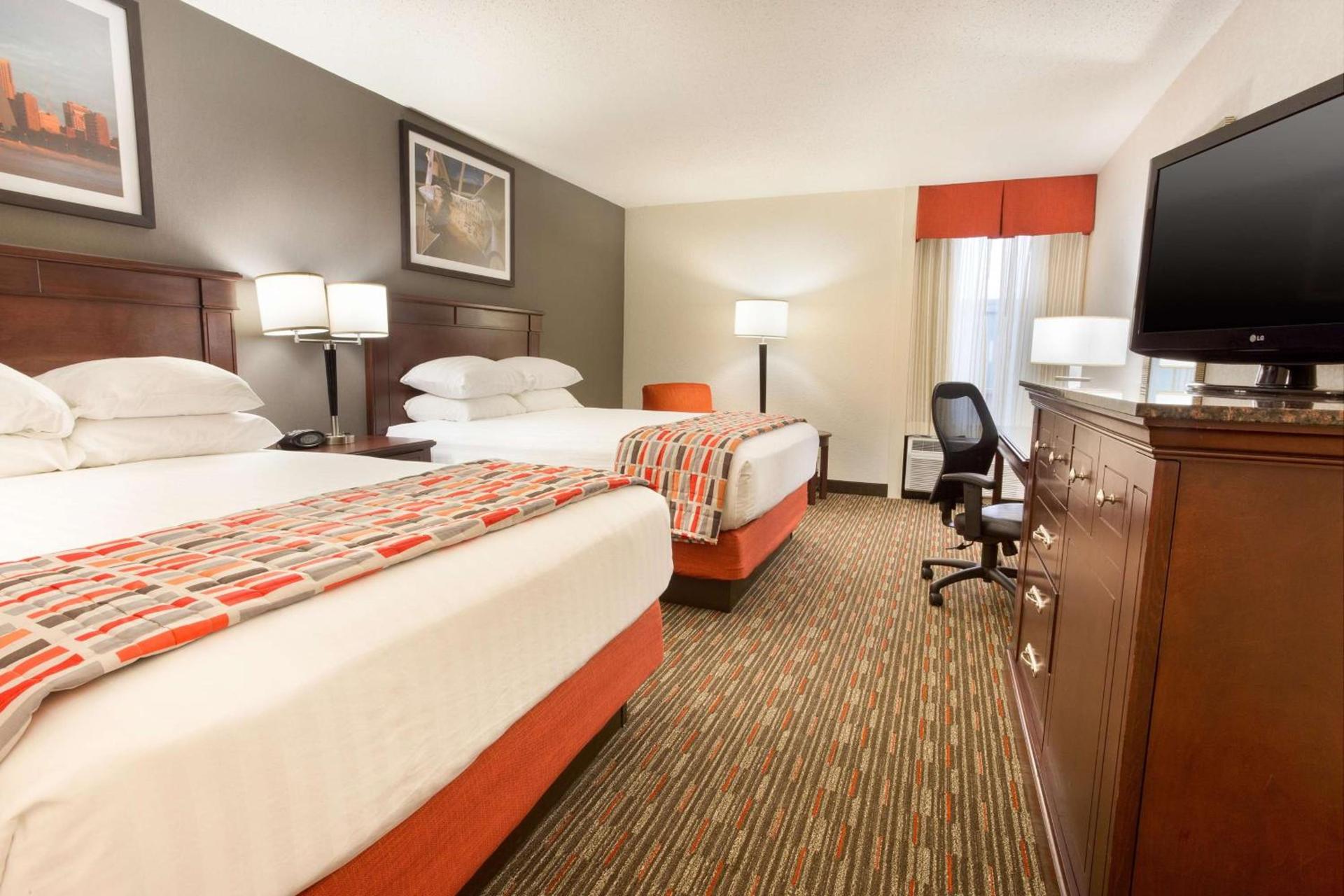 Drury Inn & Suites St. Louis Airport photo 17