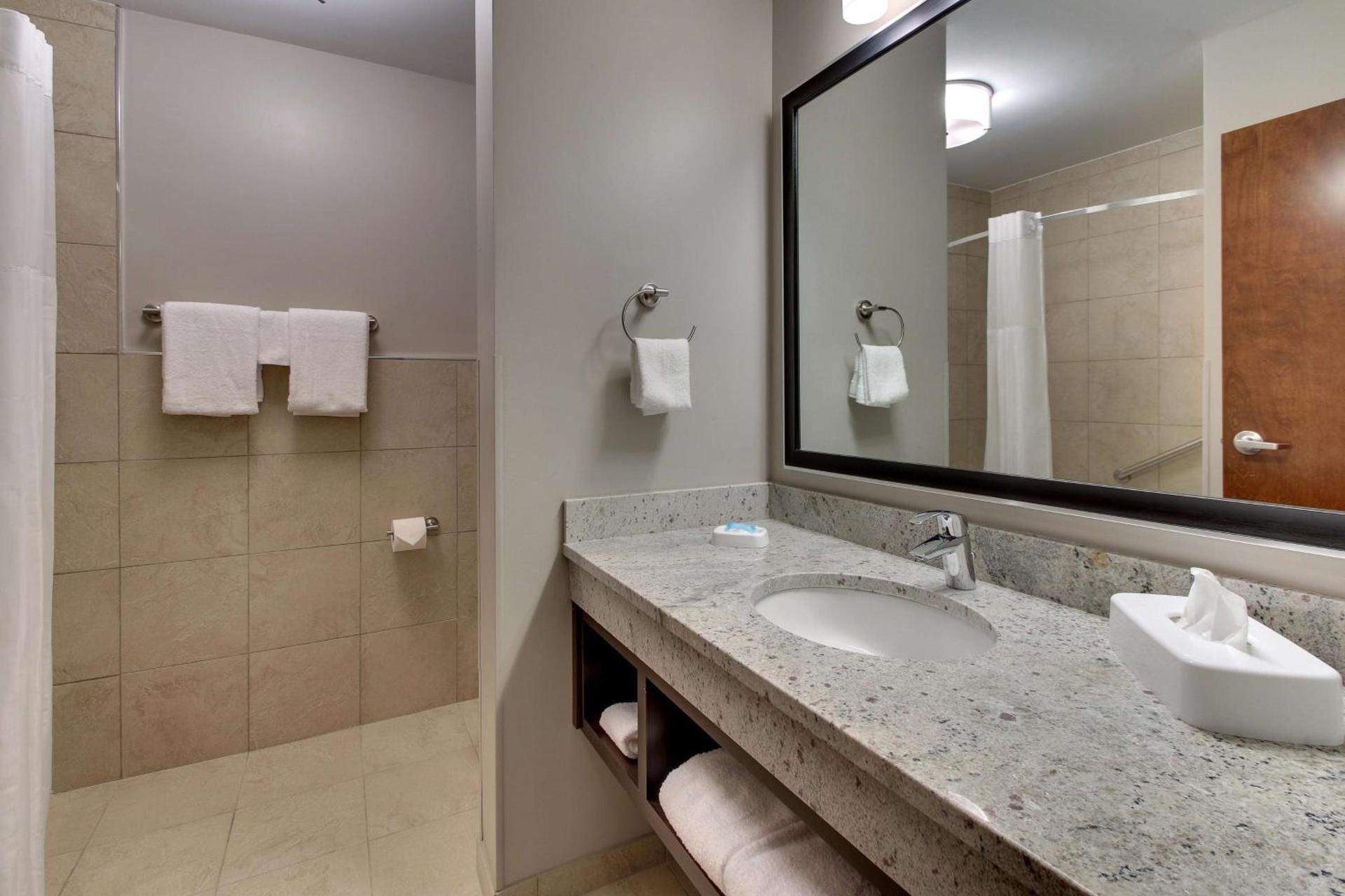 Drury Inn & Suites Columbus Polaris photo 33