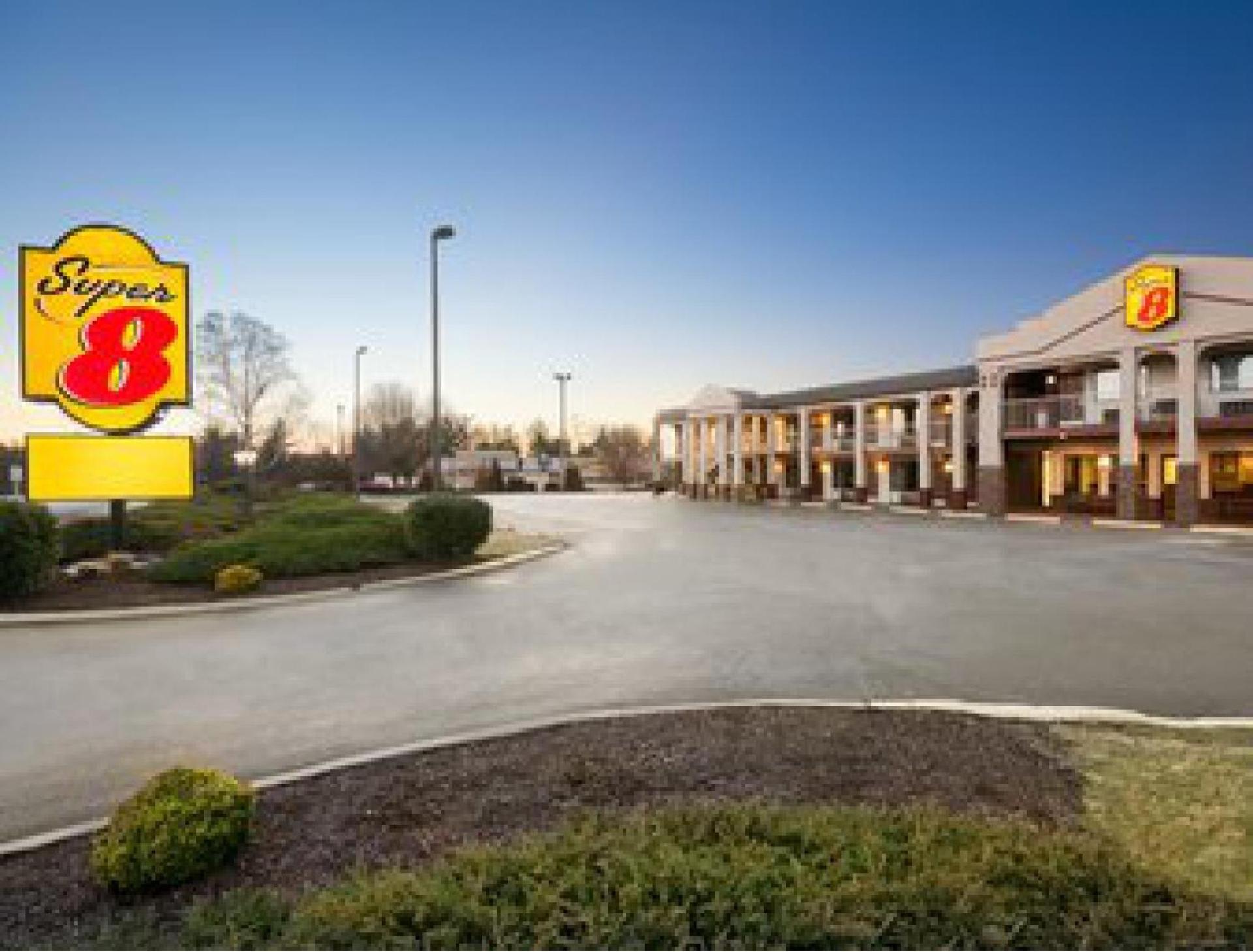 Super 8 by Wyndham Wytheville photo 29