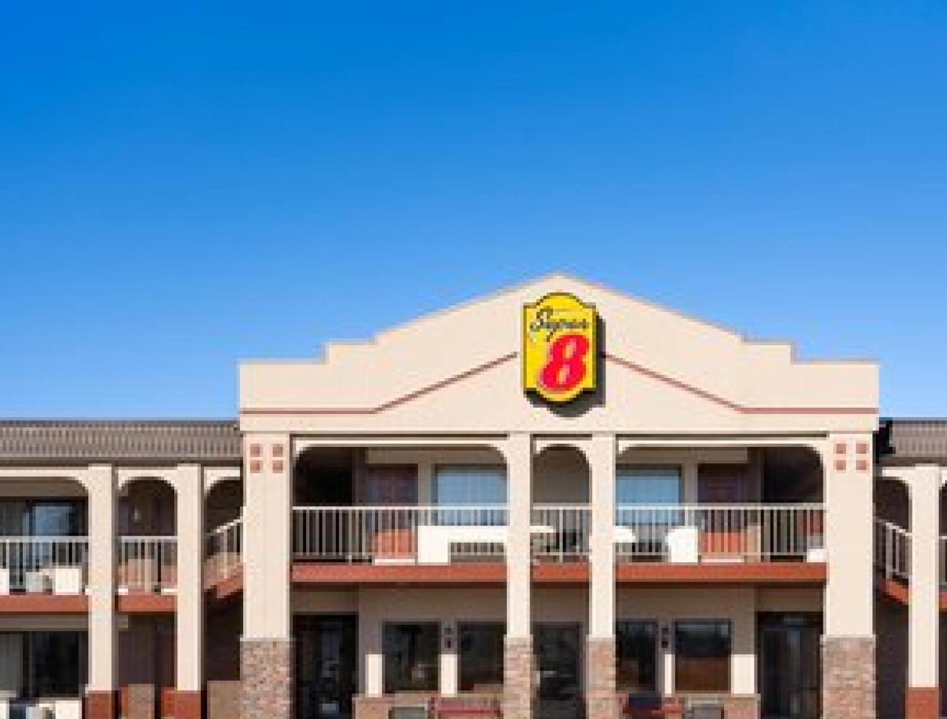 Super 8 by Wyndham Wytheville photo 28